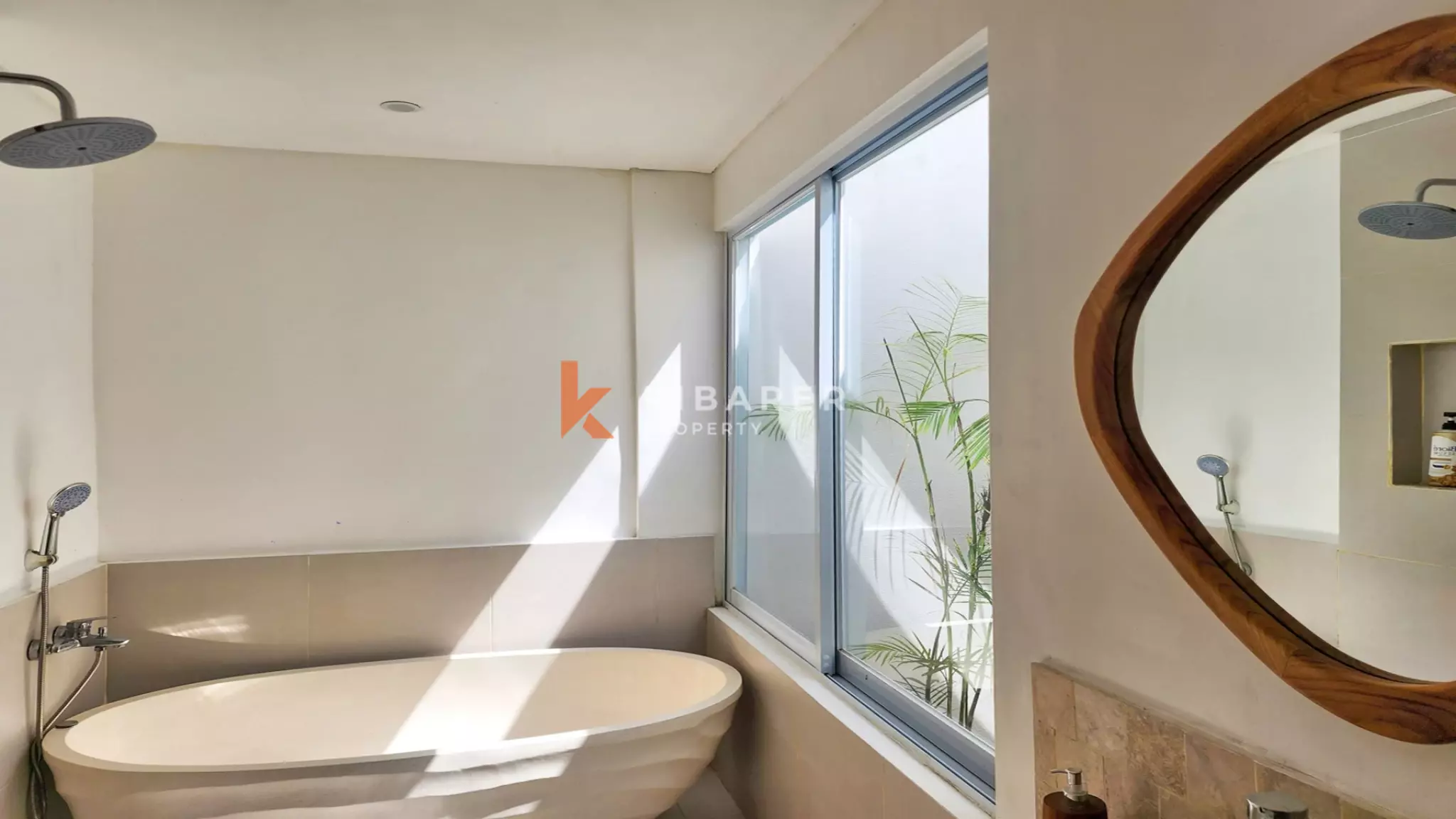 Tropical Hideaway – Elegant Two-Bedroom Villa Near Nyang-Nyang Beach — image 18