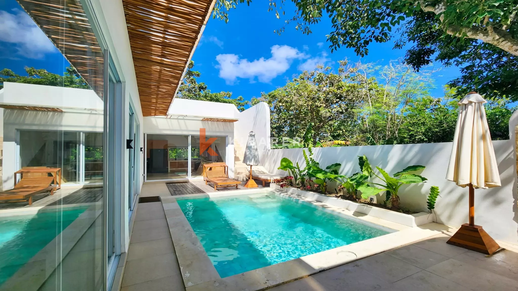 Tropical Hideaway – Elegant Two-Bedroom Villa Near Nyang-Nyang Beach