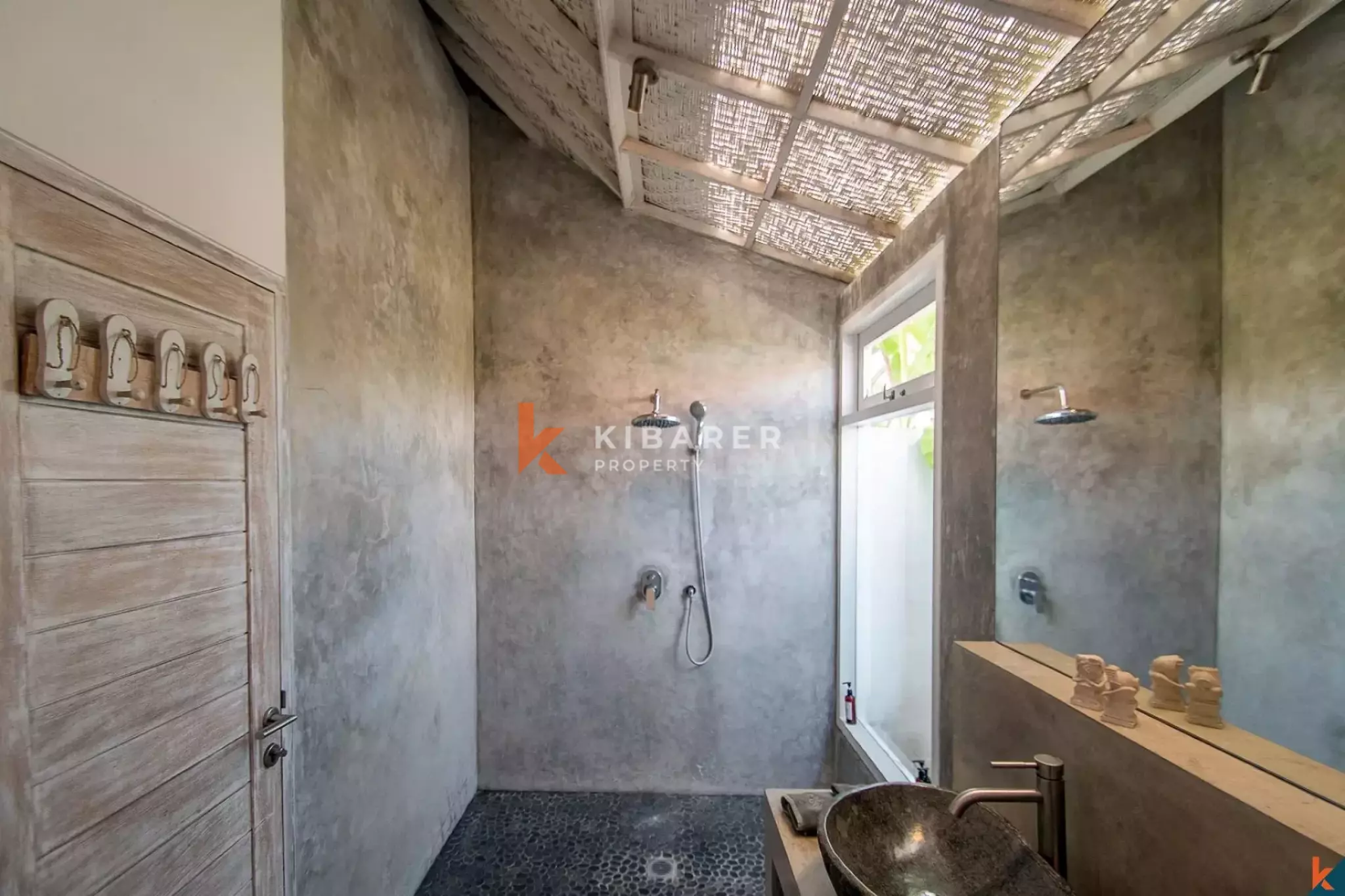 Tropical Living – Three Bedroom Villa with Lush Garden in Batu Belig — image 12