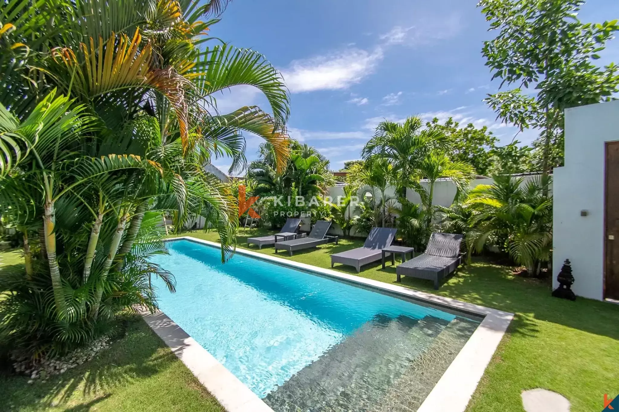 Tropical Living – Three Bedroom Villa with Lush Garden in Batu Belig — image 13