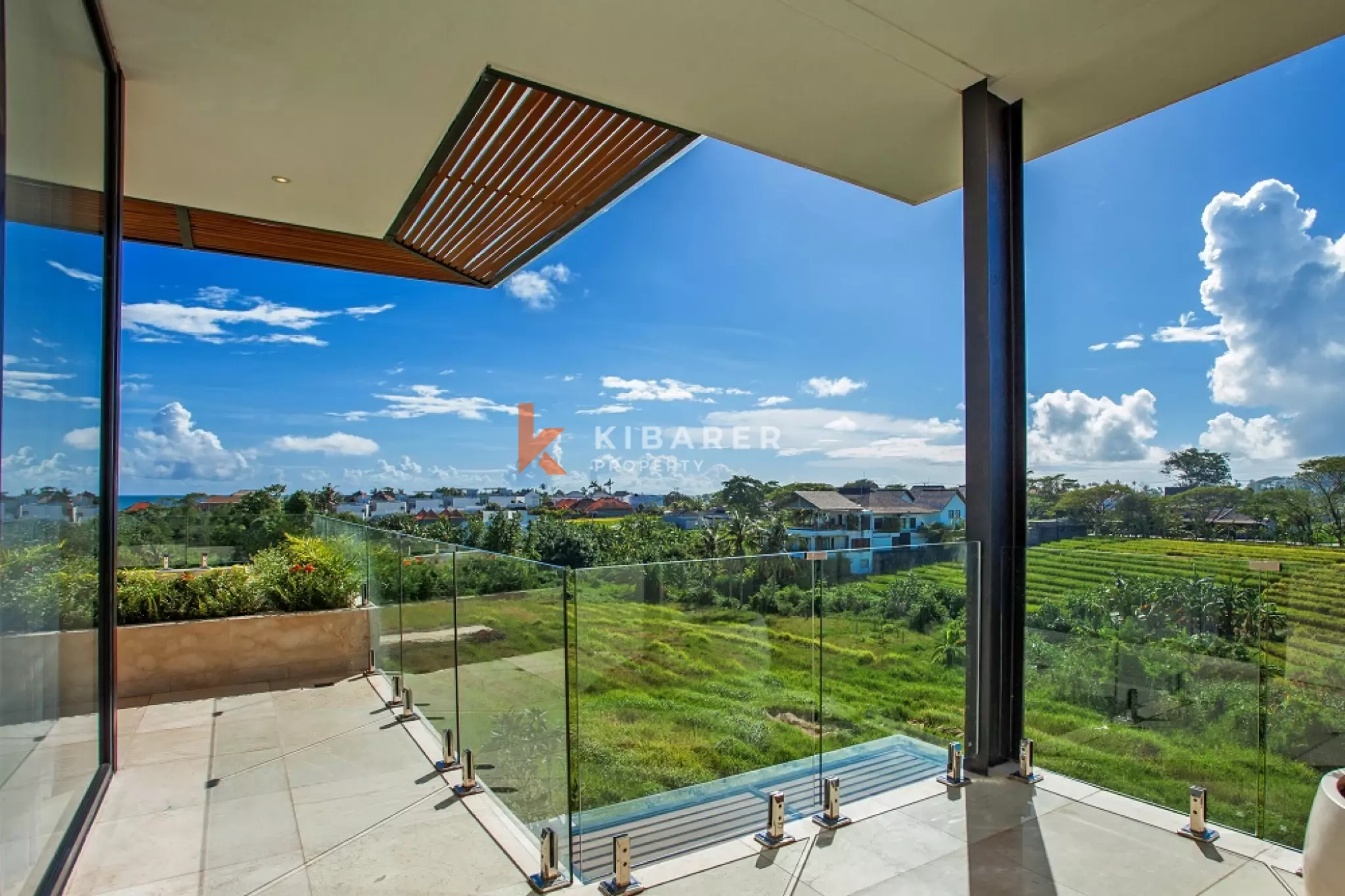 Elegant Four-Bedrooms Enclosed Living Villa in Pererenan Area — image 12