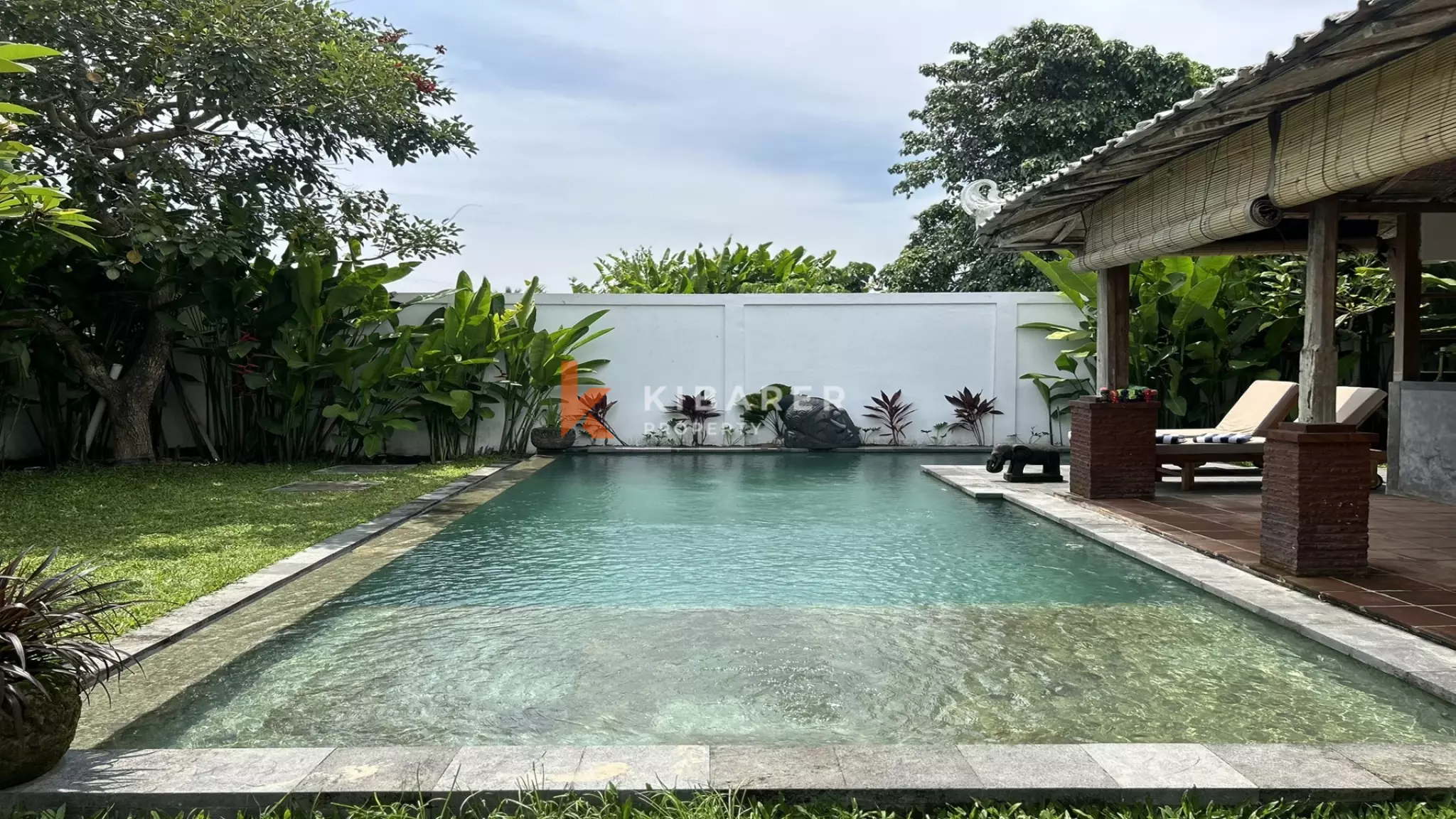 Beautiful Two Bedroom Joglo Villa With Open Living Situated in Tumbak Bayuh — image 3