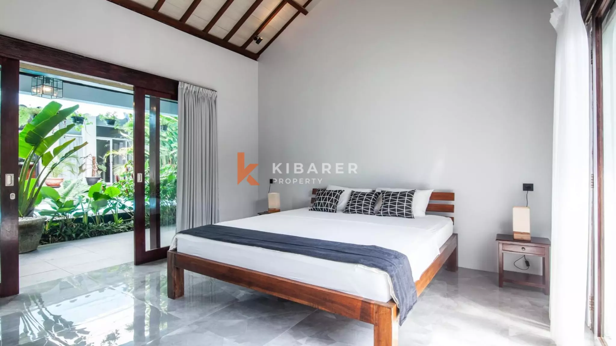 Elegant, Bright, and Contemporary Six-Bedroom Villa with Private Pool in Berawa — image 14