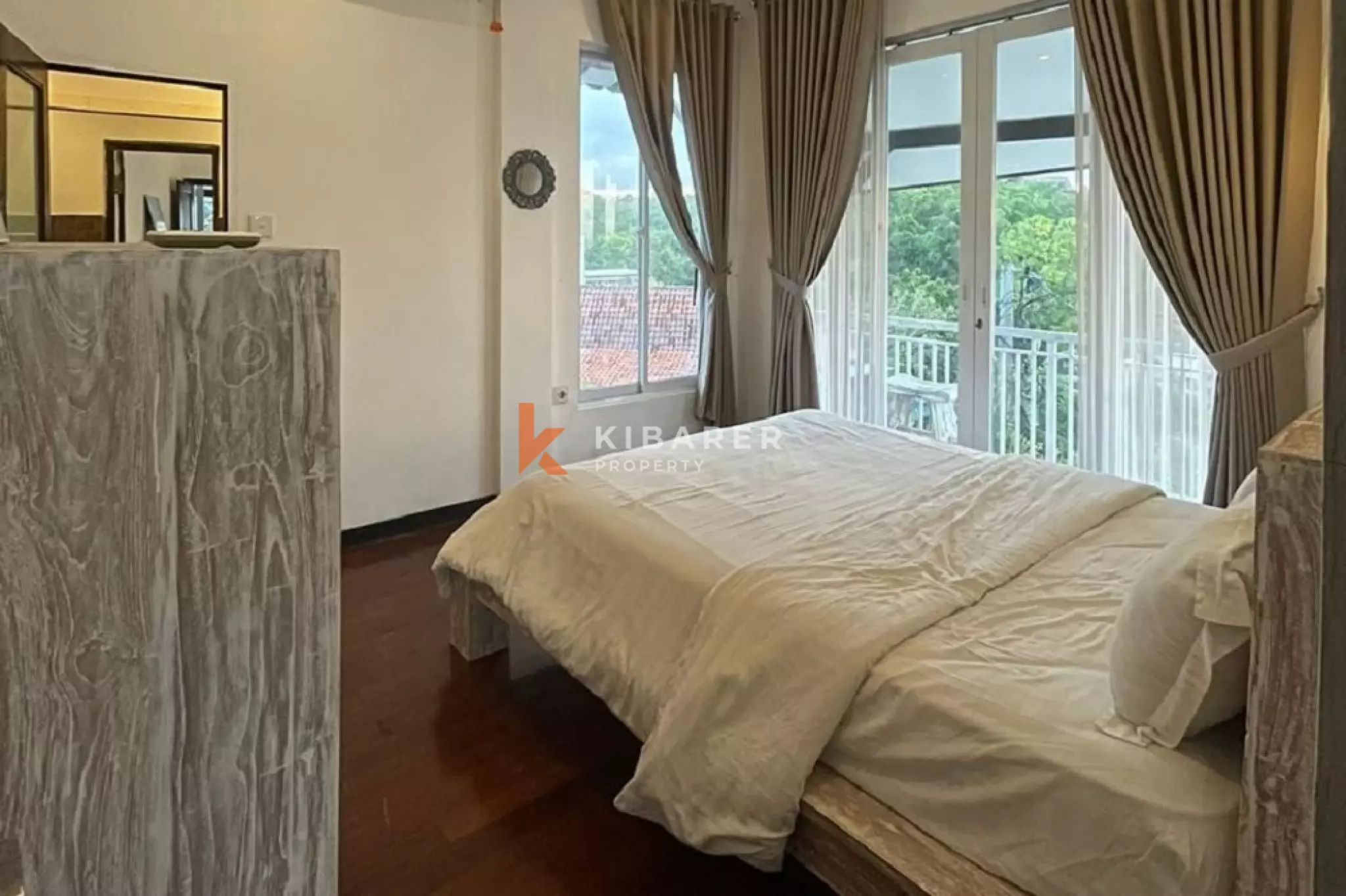 Strategic Four-Bedrooms Enclosed Living Villa in Balangan-Uluwatu — image 7