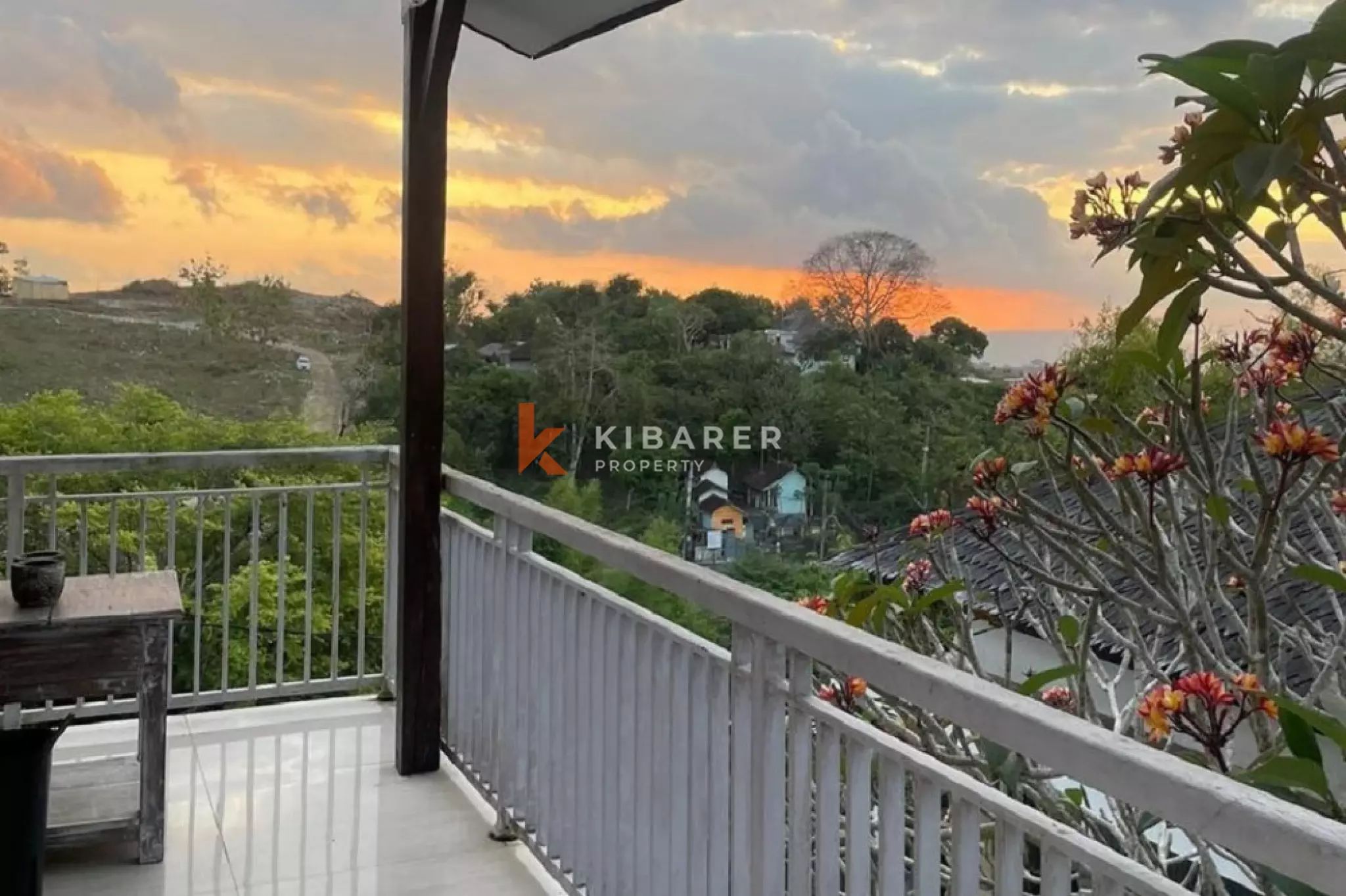 Strategic Four-Bedrooms Enclosed Living Villa in Balangan-Uluwatu — image 10