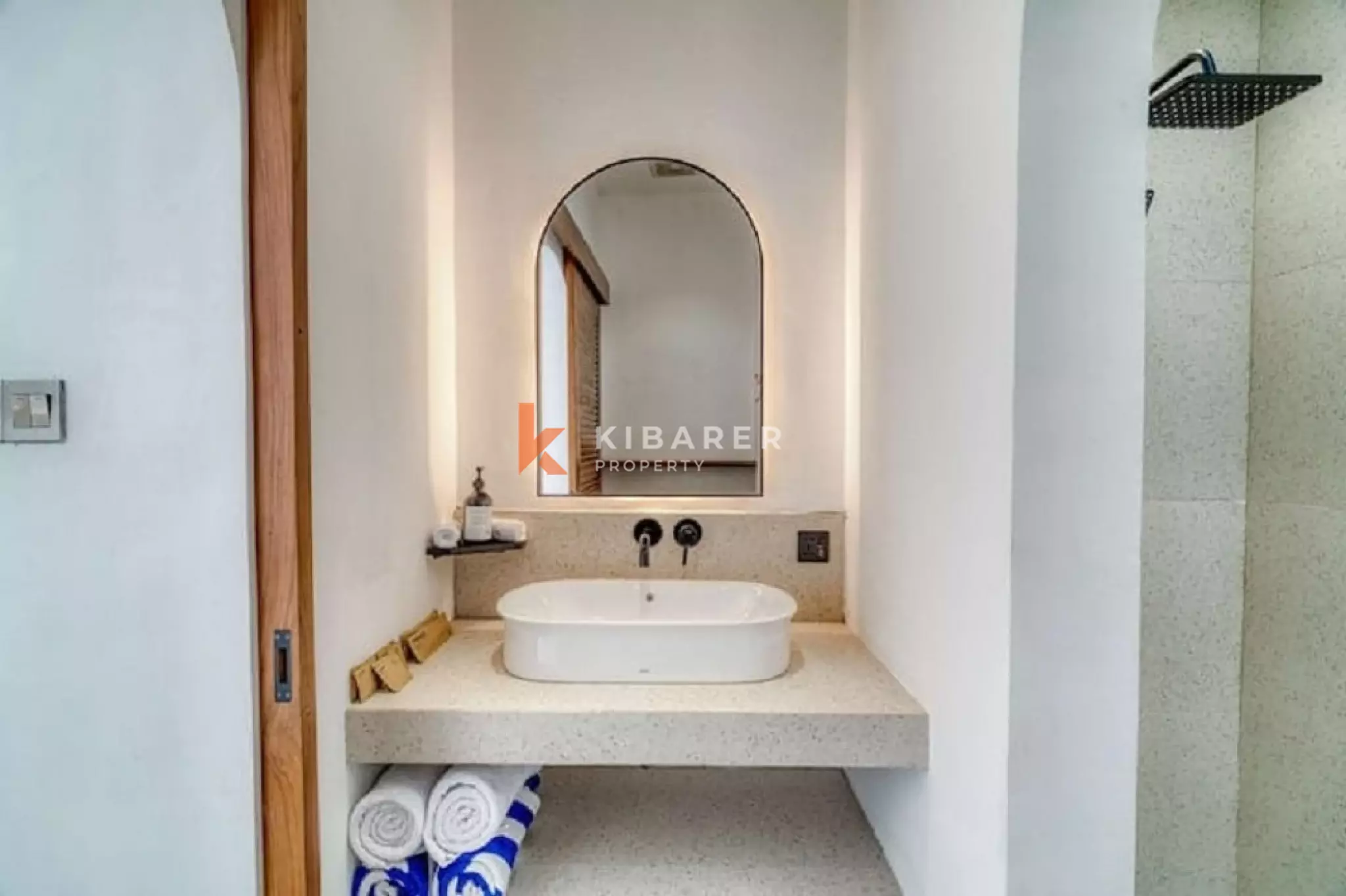 Minimalist Modern One Bedroom Villa in Vibrant Berawa — image 7
