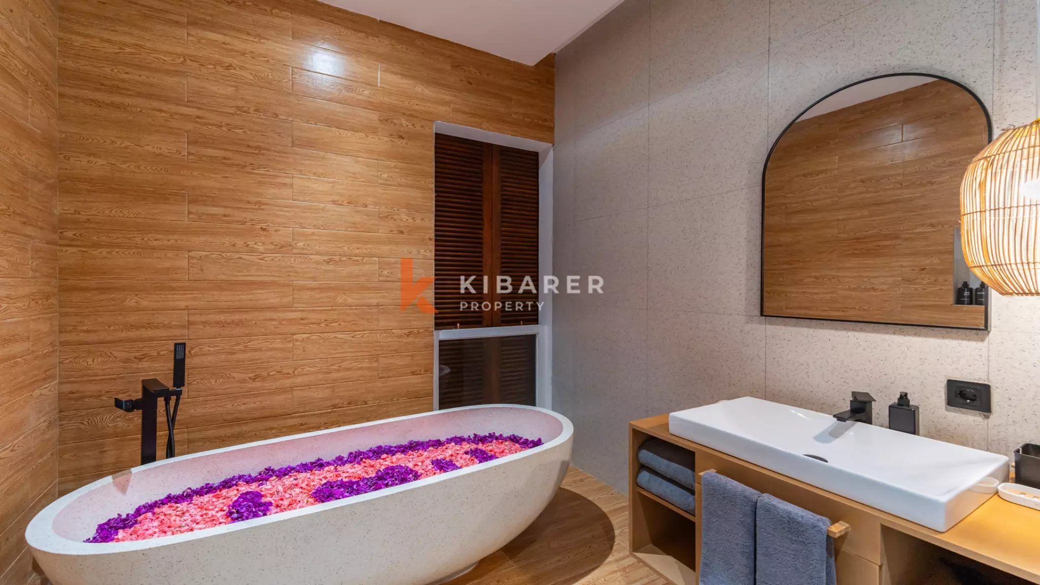 Contemporary Three-Bedroom Tropical Residence with Private Pool in Prime Jimbaran — image 12