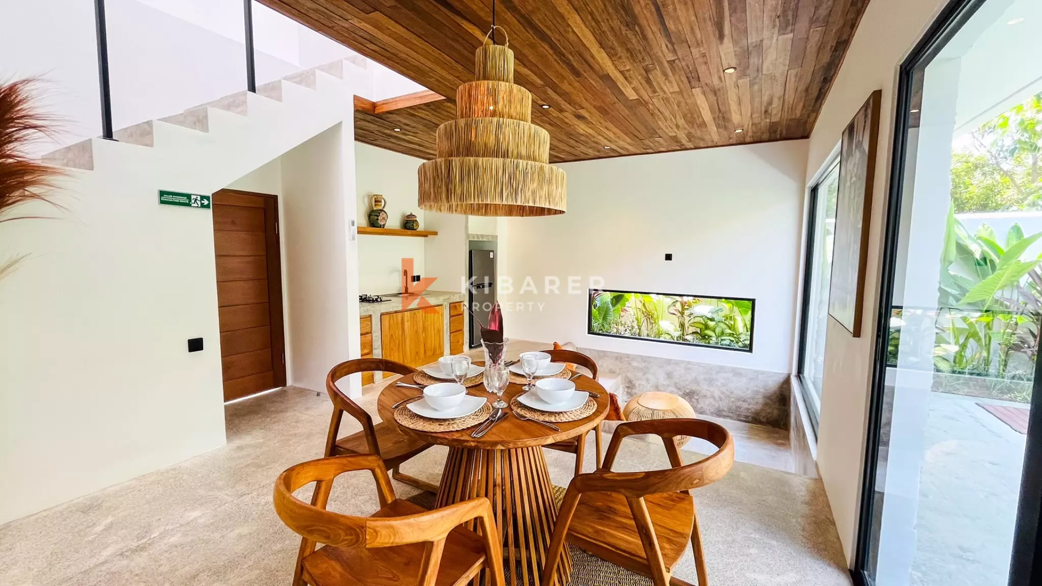 Boutique Coastal One-Bedroom Villa with Private Pool in Uluwatu — image 4