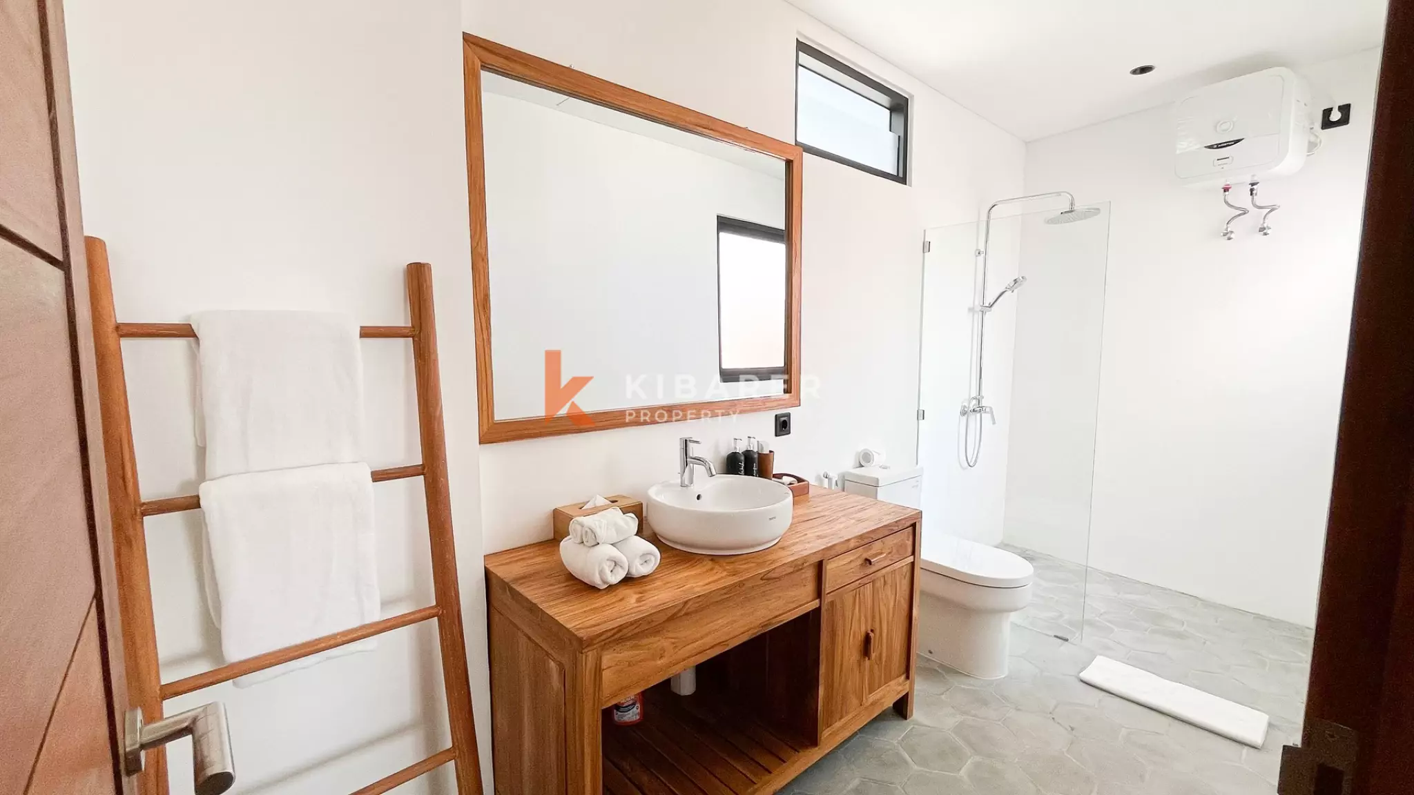 Elegant Tropical Two-Bedroom Pool Villa in Prime Canggu — image 12