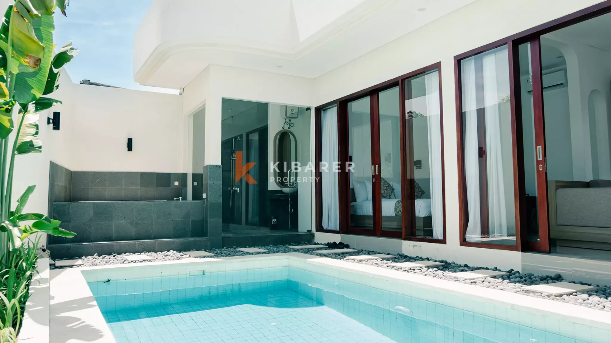 Chic One Bedroom Modern Villa Featuring Relaxing Jacuzzi — image 1