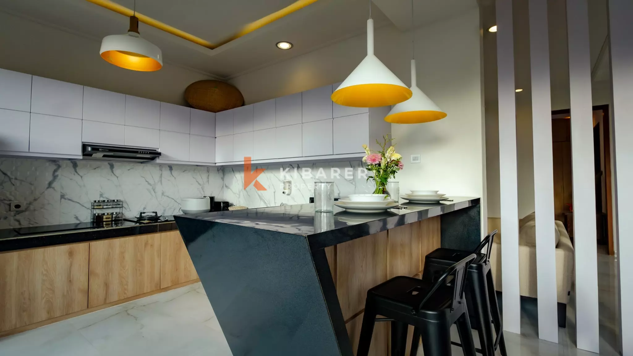 Charming Four-Bedroom Family Escape with Tropical Garden in Abiansemal — image 6