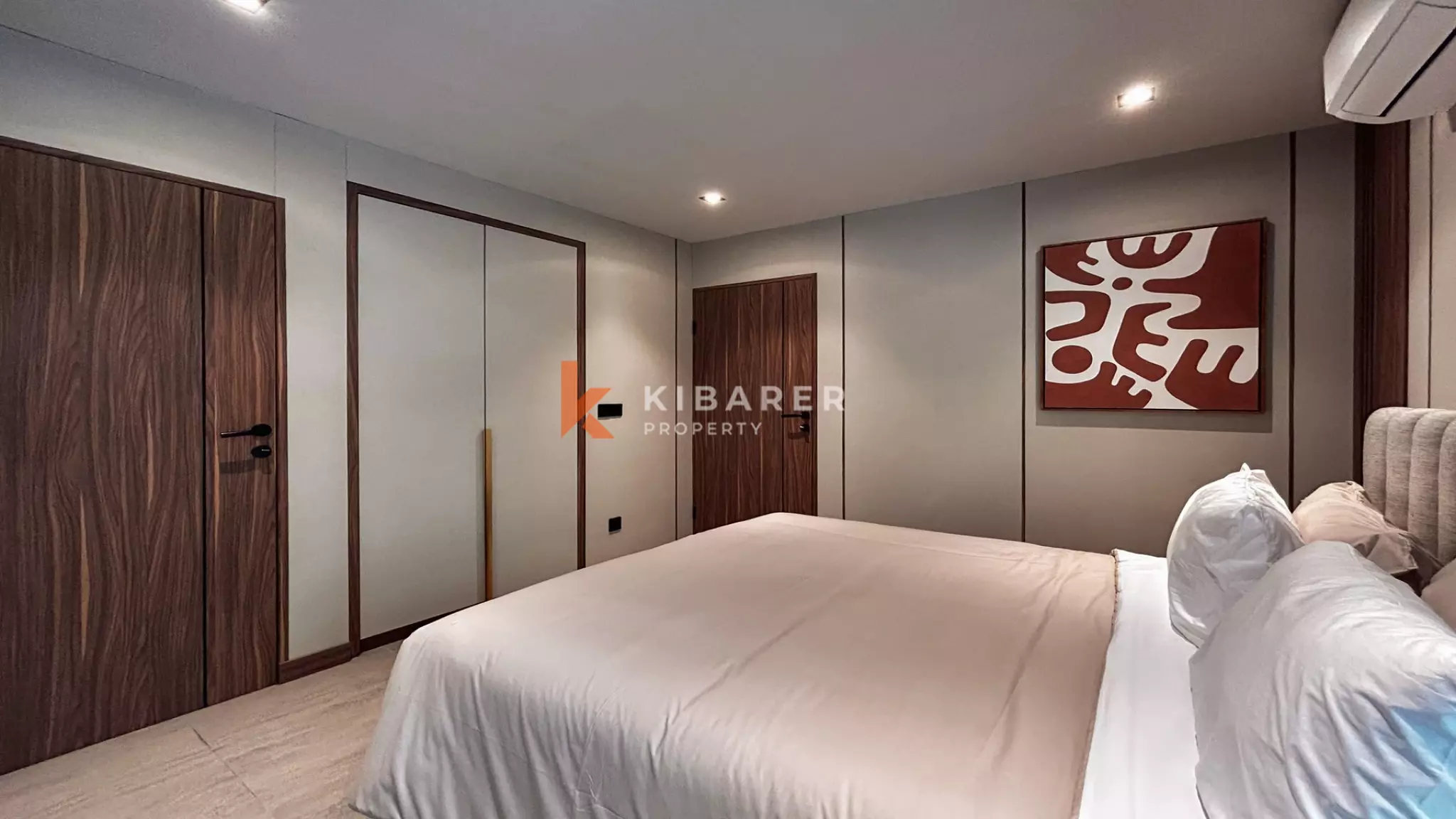 Modern Tropical Hideaway: Three-Bedroom Villa in Pererenan — image 6