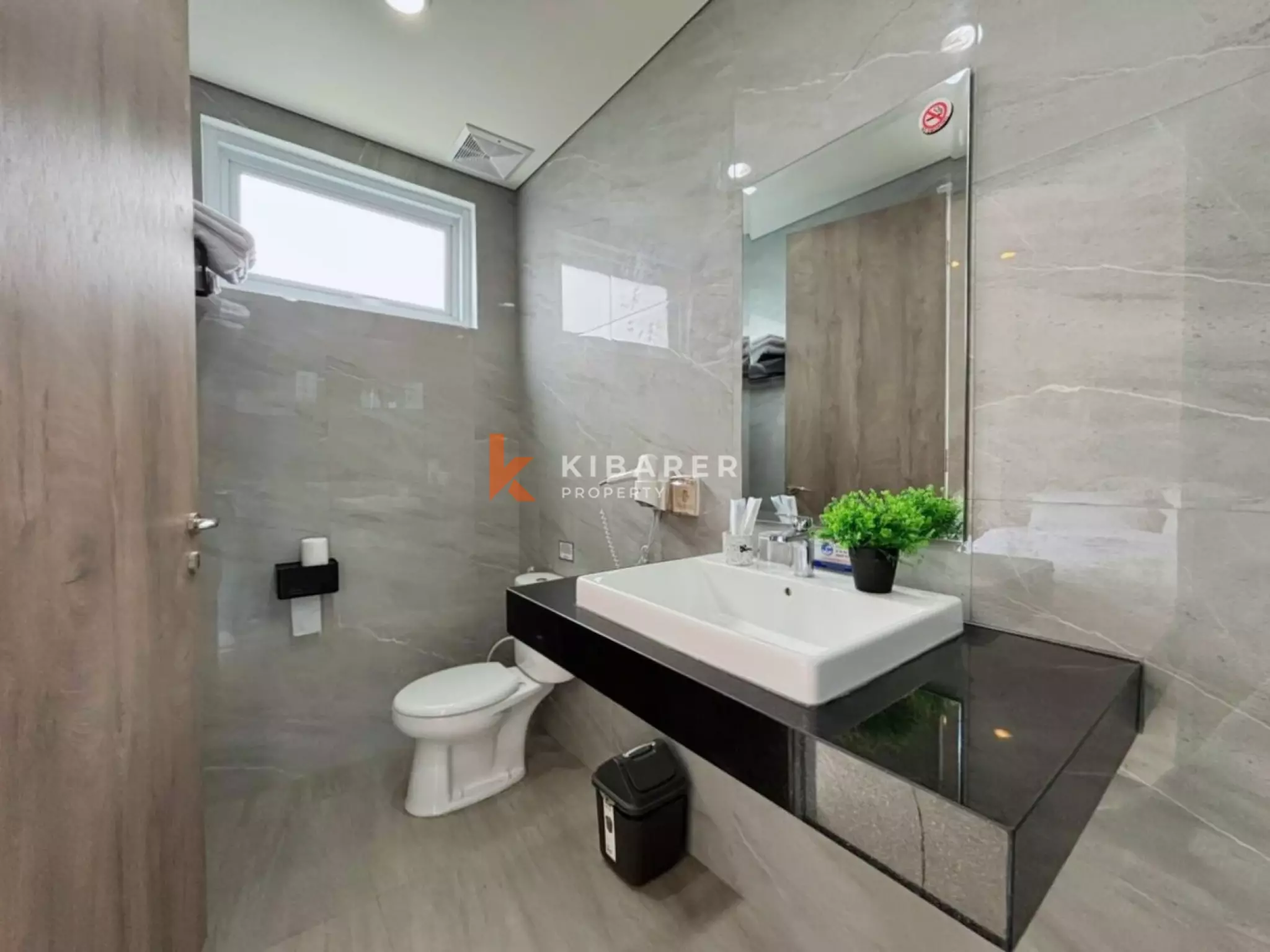 Bright Three Bedroom Villa in Nusa Dua Residence — image 12