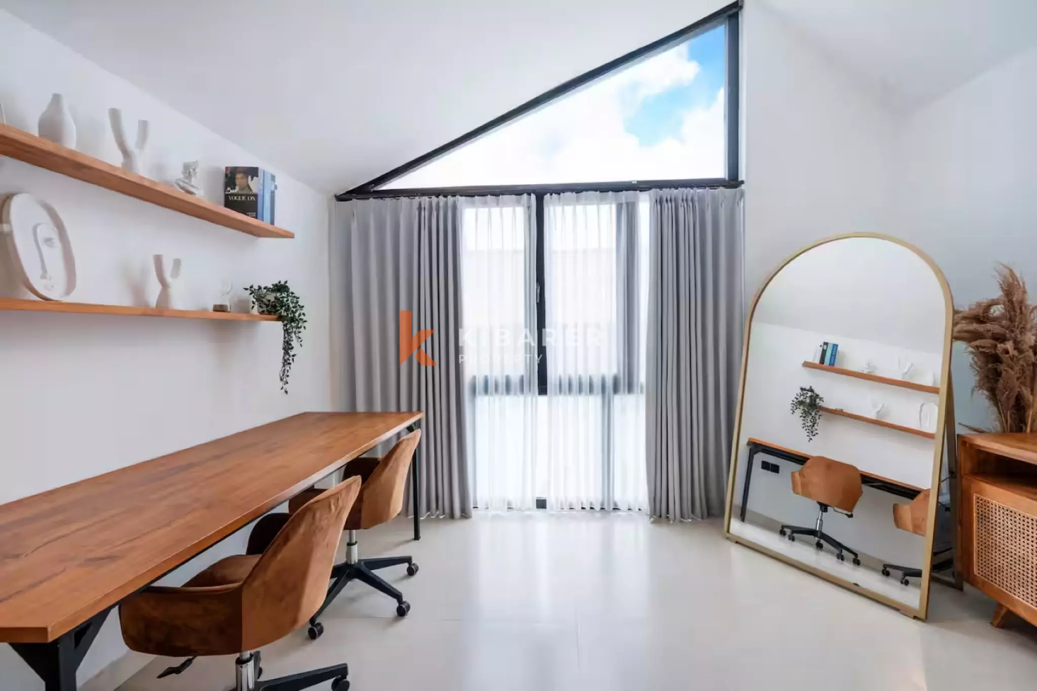 Stylish Loft-Style One-Bedroom Villa with Private Pool in Padonan — image 13