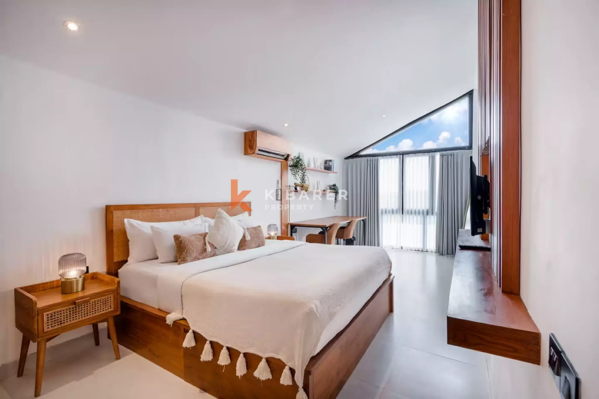 Stylish Loft-Style One-Bedroom Villa with Private Pool in Padonan — image 12