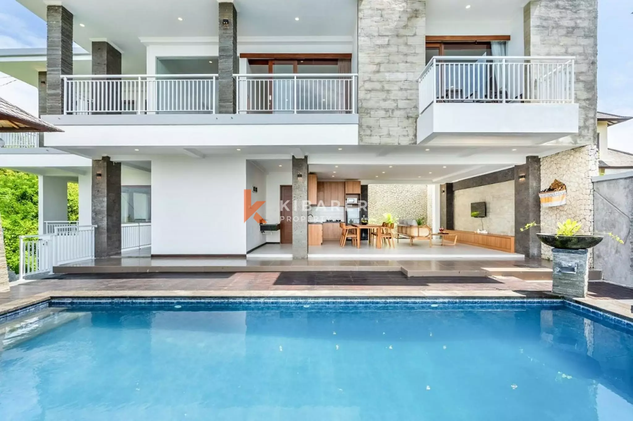 Spacious Four-Bedrooms Ocean View Villa in Ungasan — image 3