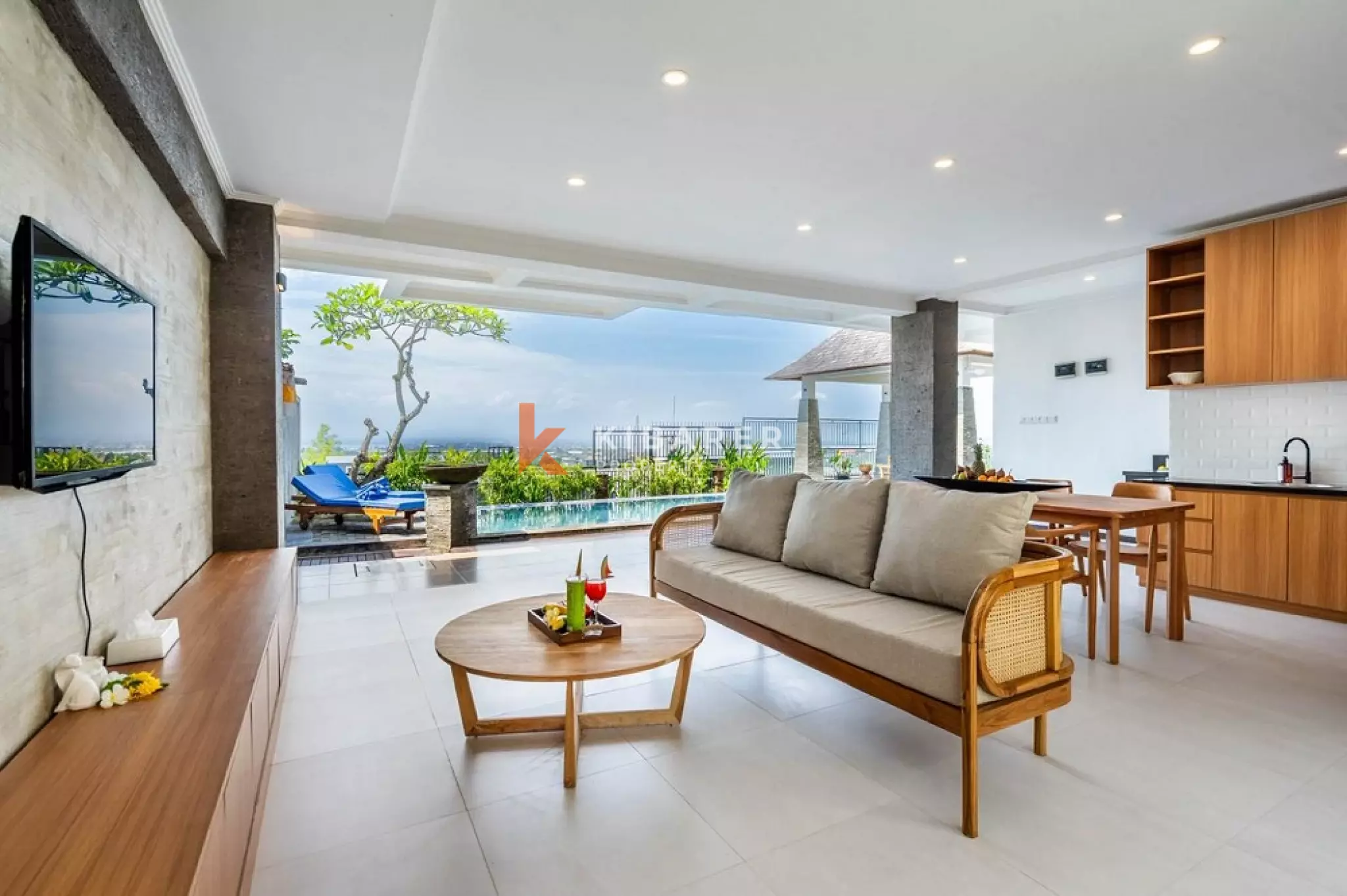 Spacious Four-Bedrooms Ocean View Villa in Ungasan — image 12