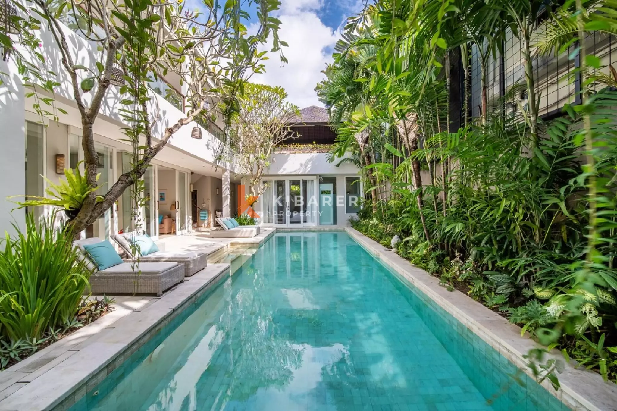 Luxury Spacious Four-Bedrooms Villa Walking Distance to Berawa Beach — image 3