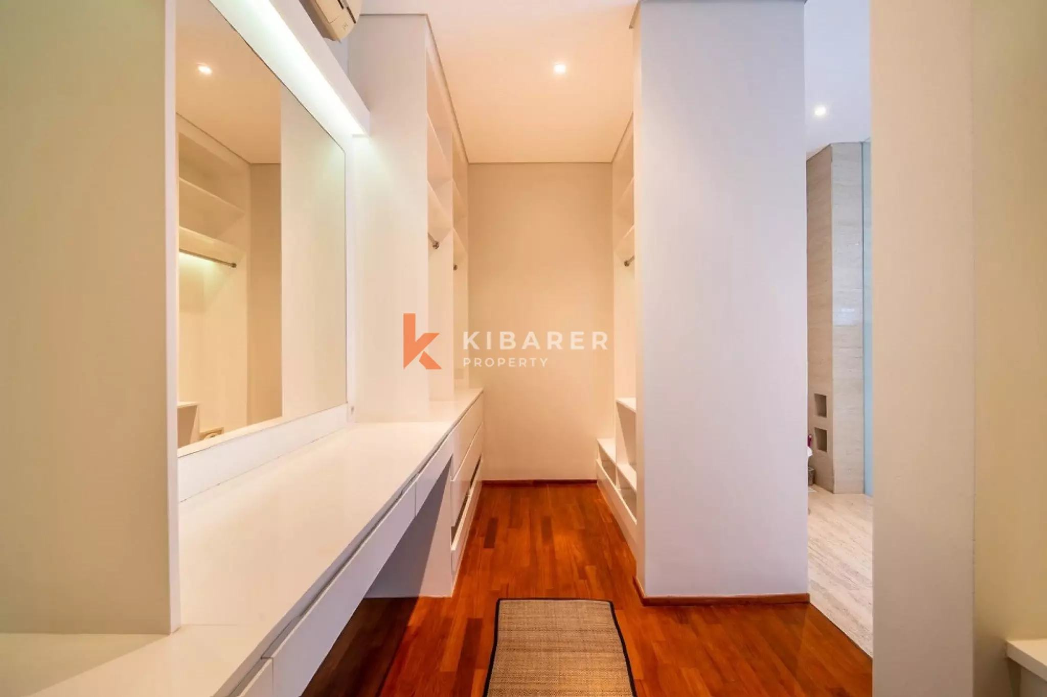 Luxury Spacious Four-Bedrooms Villa Walking Distance to Berawa Beach — image 12