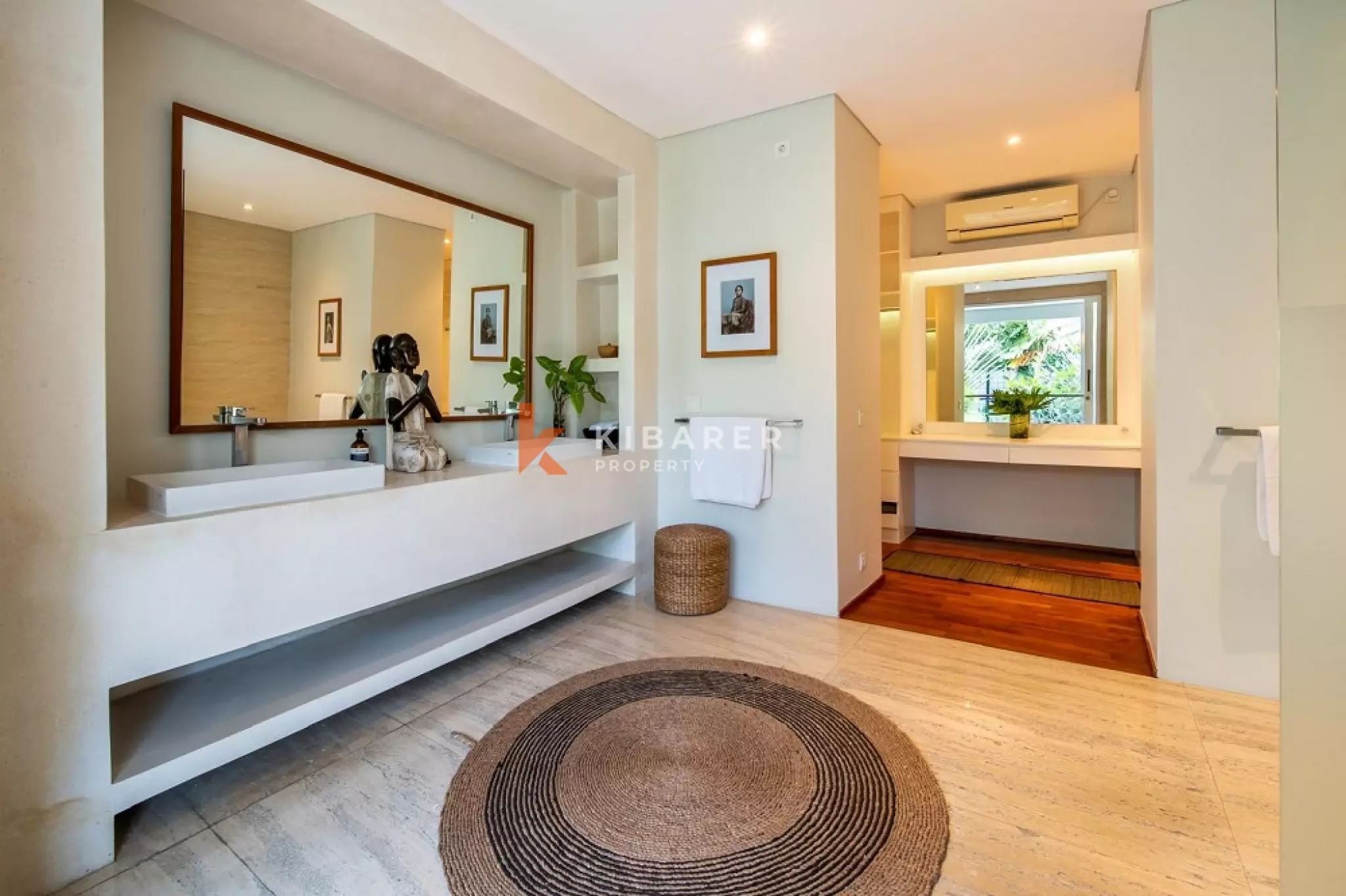 Luxury Spacious Four-Bedrooms Villa Walking Distance to Berawa Beach — image 15