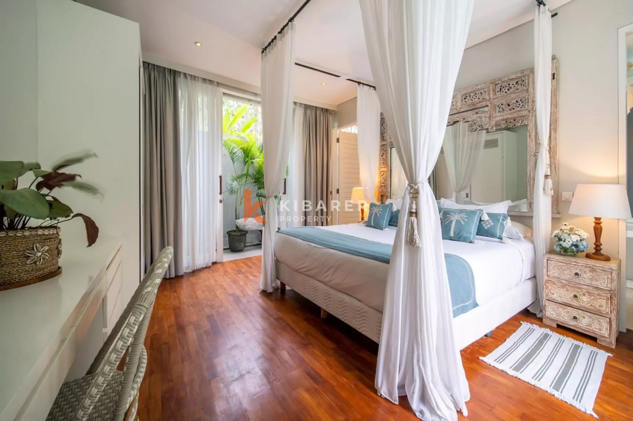 Luxury Spacious Four-Bedrooms Villa Walking Distance to Berawa Beach — image 19