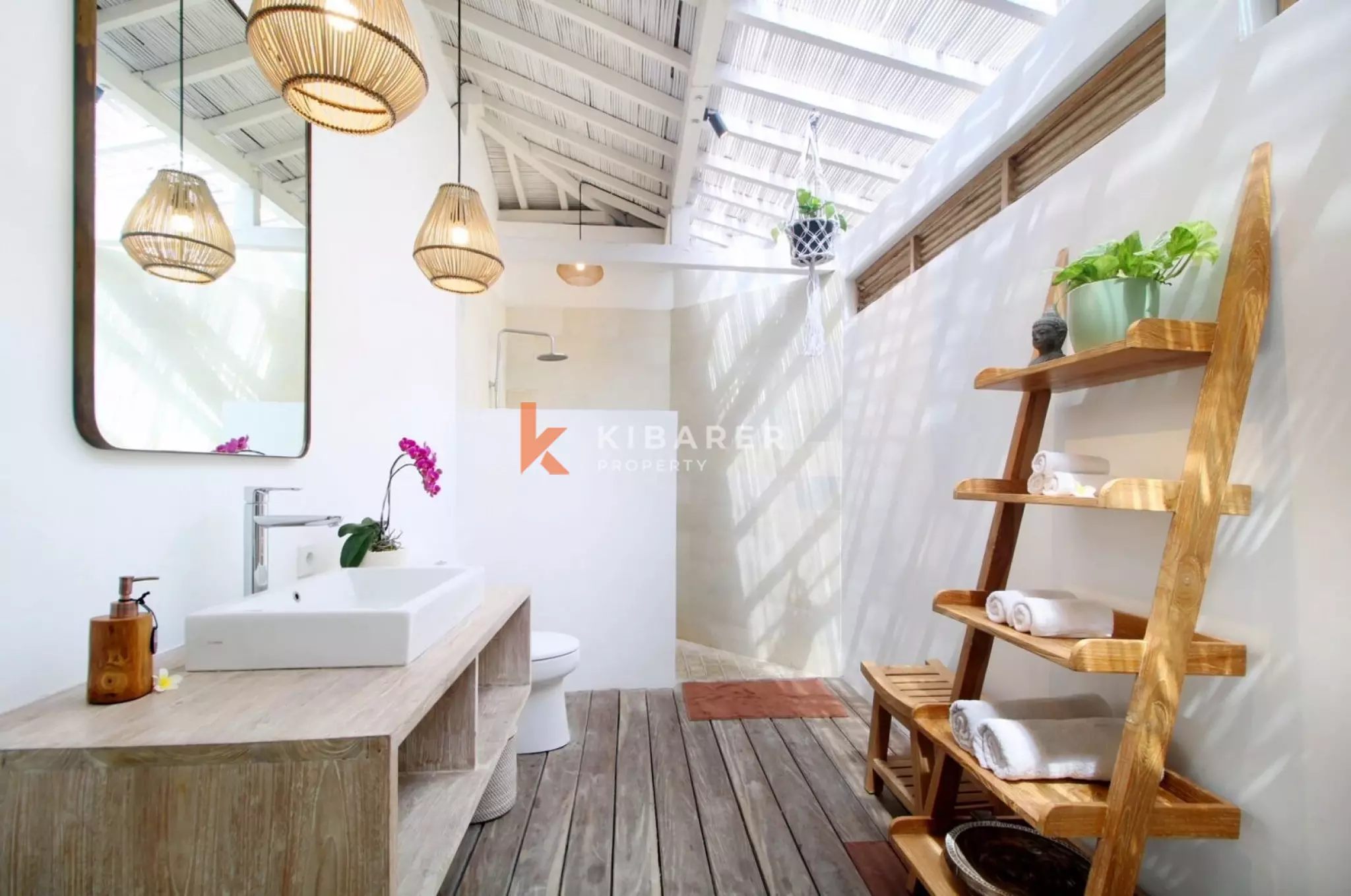 Walk to Cafes - Four Bedroom Private Pool Villa Berawa — image 13
