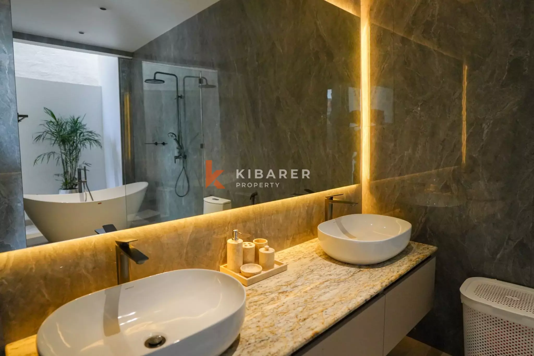 Prestige Four Bedroom Rooftop Villa in Prime Canggu — image 11