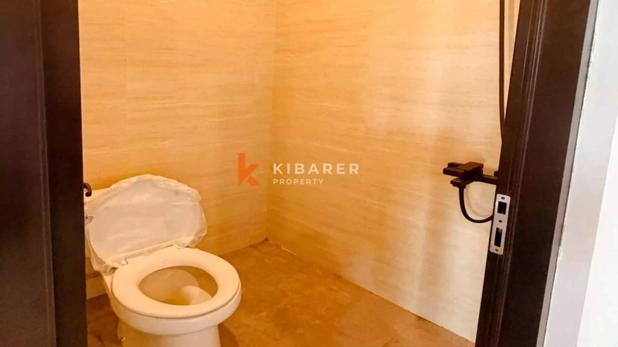 Attractive Semi-Furnished Two-Bedroom Villa with Enclosed Living Room in Mengwi — image 7
