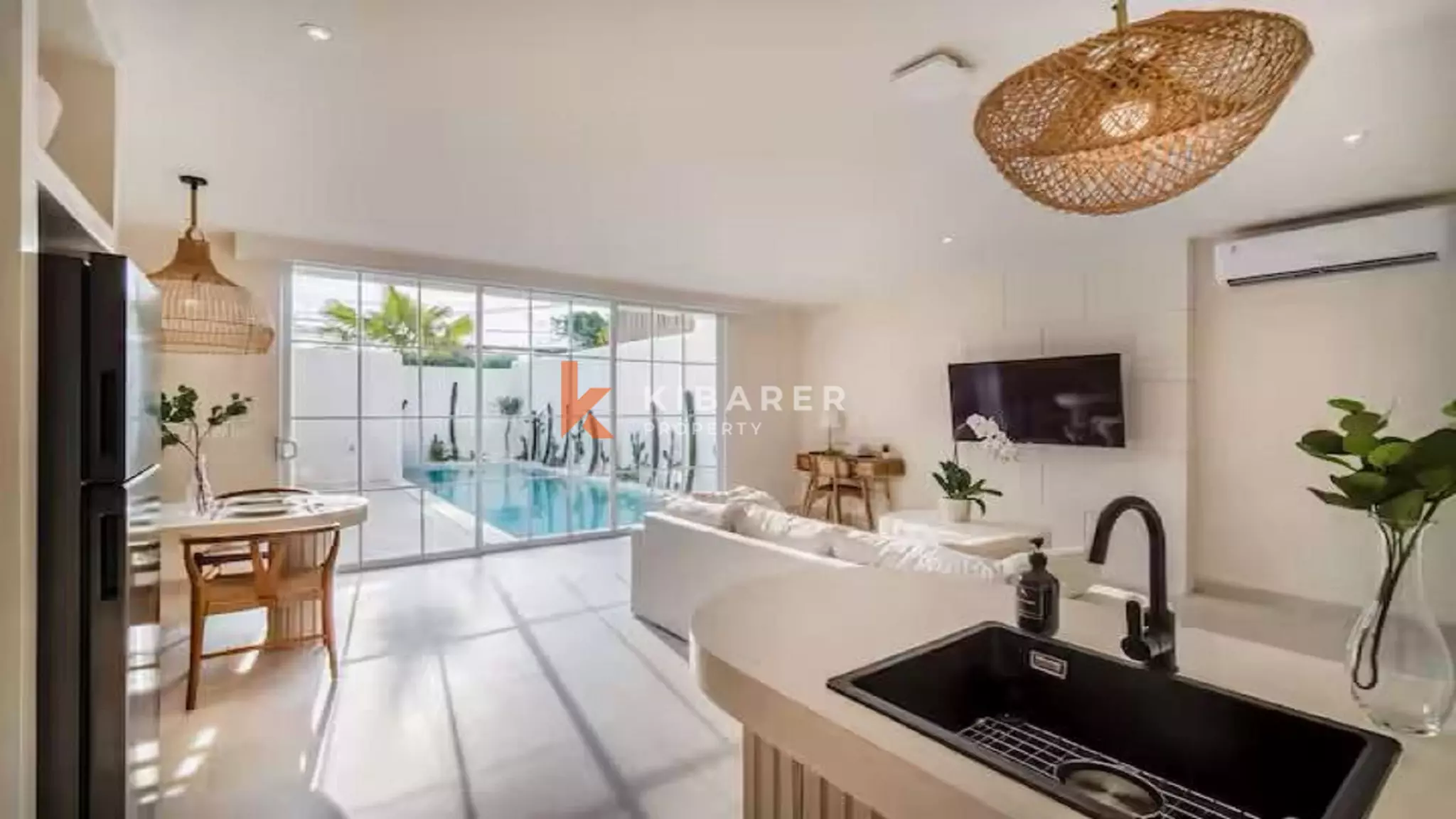 Spanish Style Two-Bedrooms Villa With Rooftop in Heart of Berawa — image 6