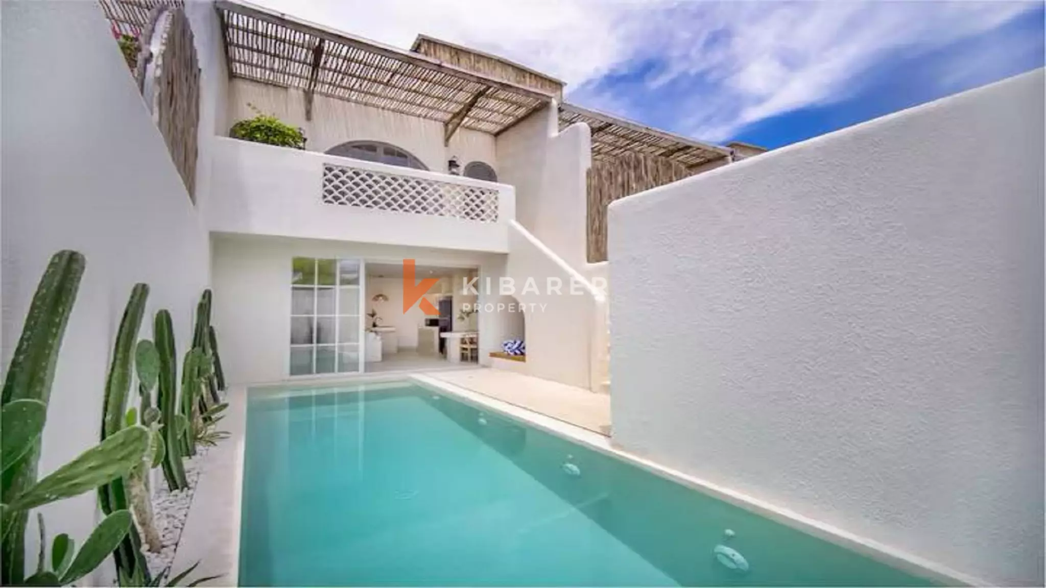 Spanish Style Two-Bedrooms Villa With Rooftop in Heart of Berawa — image 1