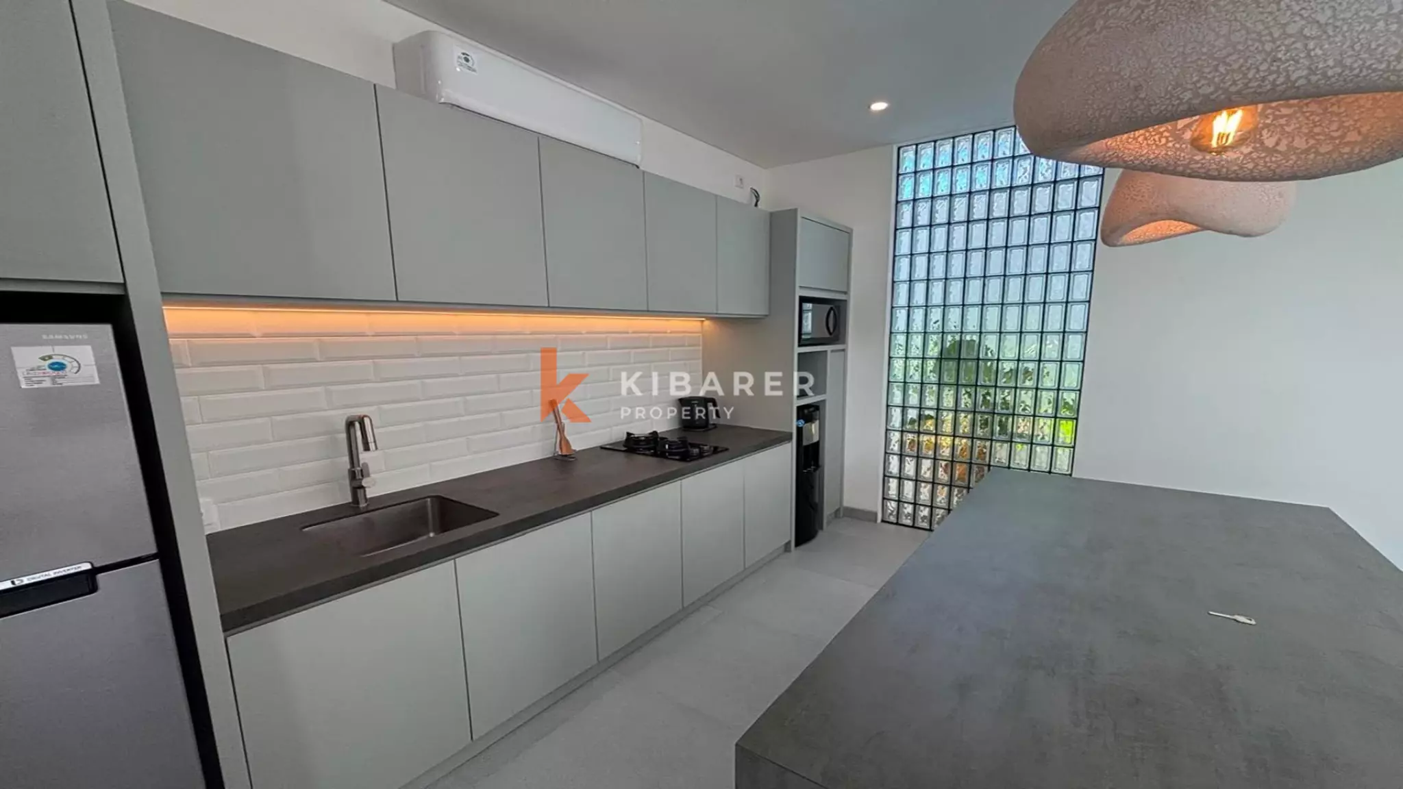 Modern One-Bedroom Tropical Villa with Private Pool in Prime Batu Bolong Location — image 7