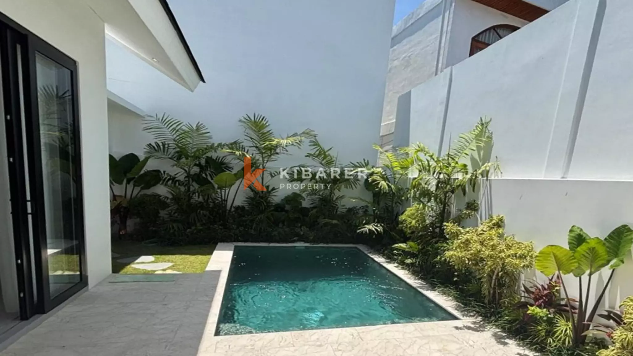 Modern One-Bedroom Tropical Villa with Private Pool in Prime Batu Bolong Location — image 1