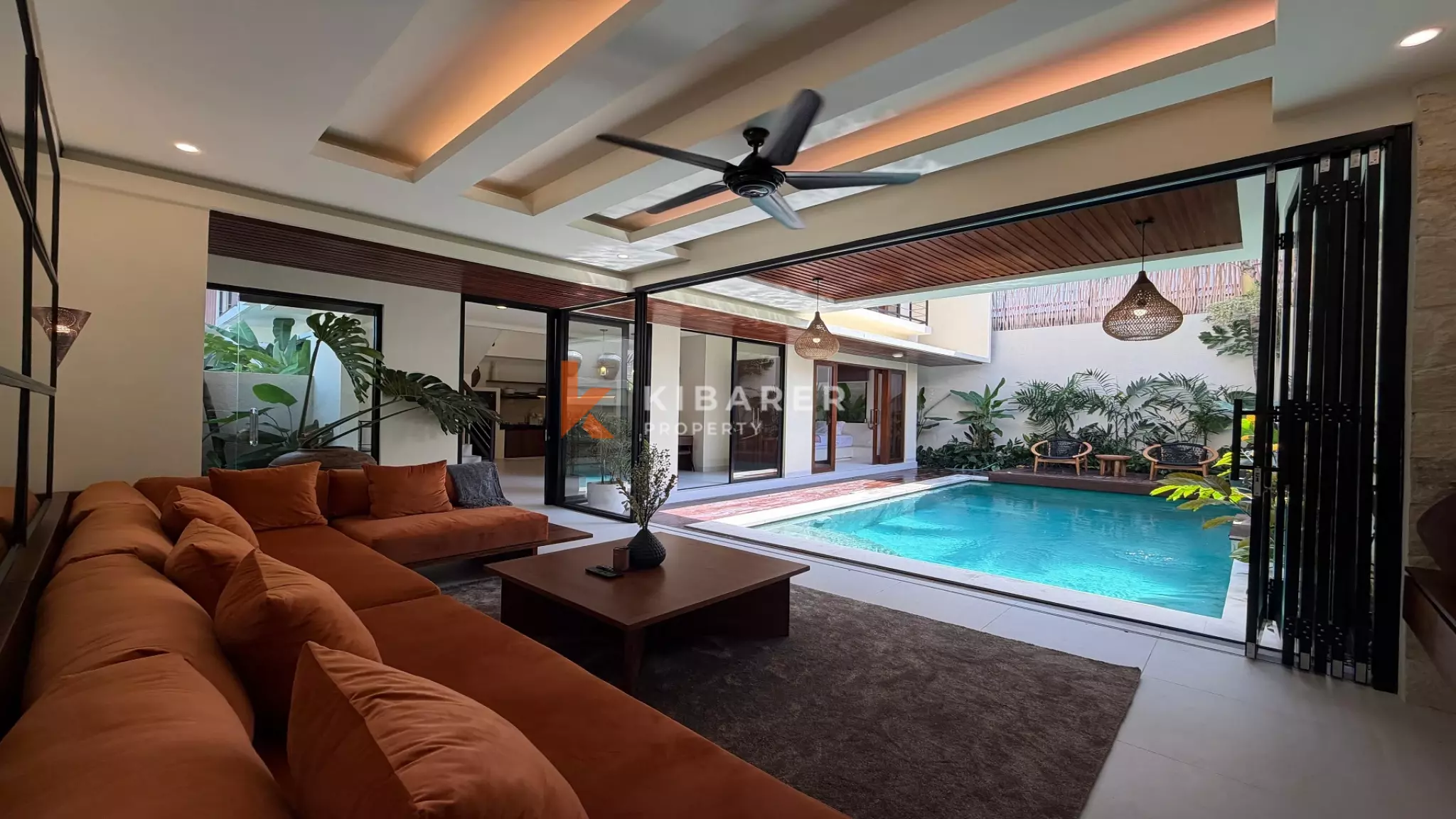 Aesthetic Cream-Tone Three-Bedrooms Villa With Rooftop and Jacuzzi in Berawa — image 5