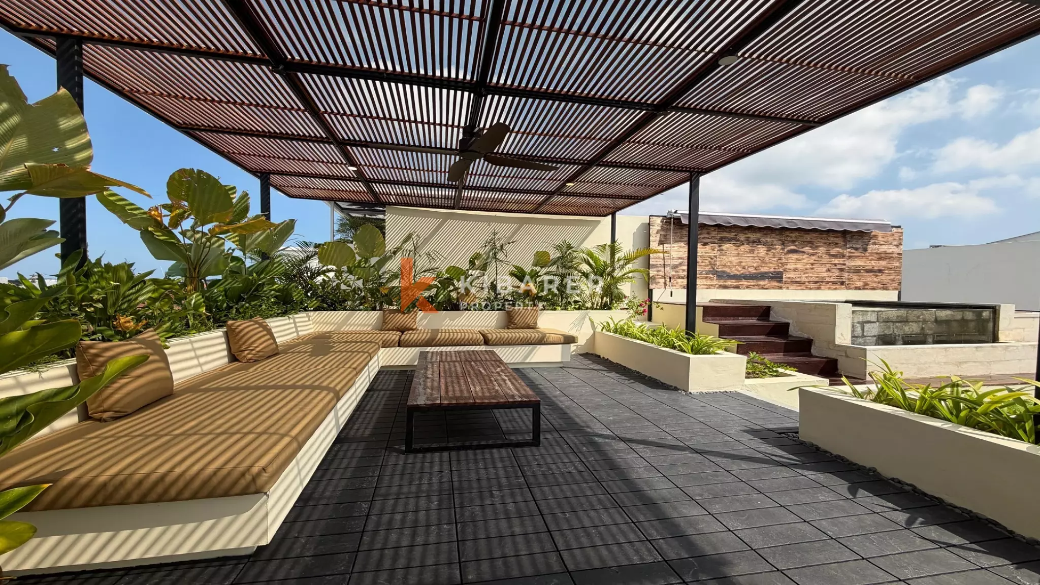 Aesthetic Cream-Tone Three-Bedrooms Villa With Rooftop and Jacuzzi in Berawa — image 16