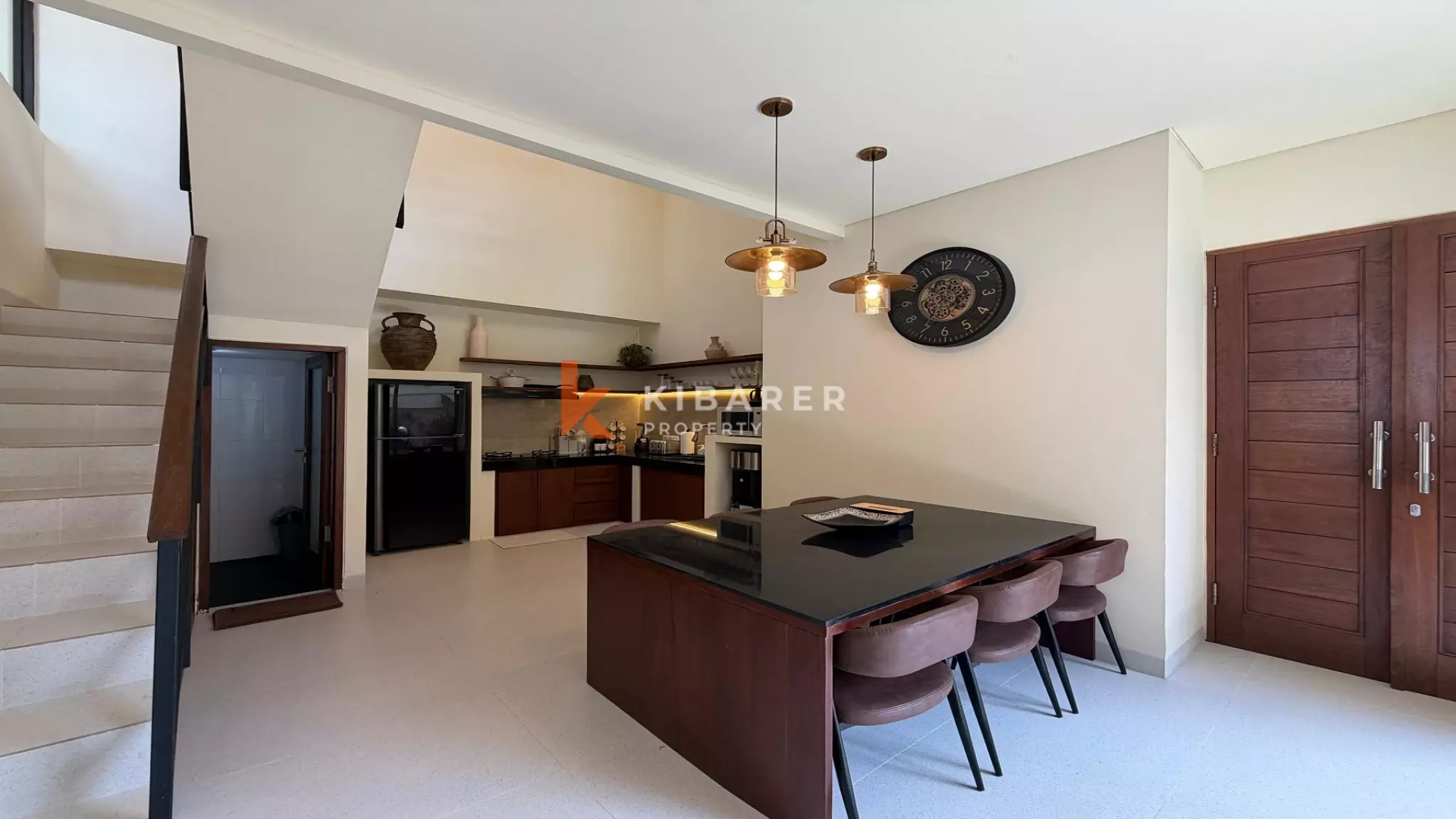 Aesthetic Cream-Tone Three-Bedrooms Villa With Rooftop and Jacuzzi in Berawa — image 6