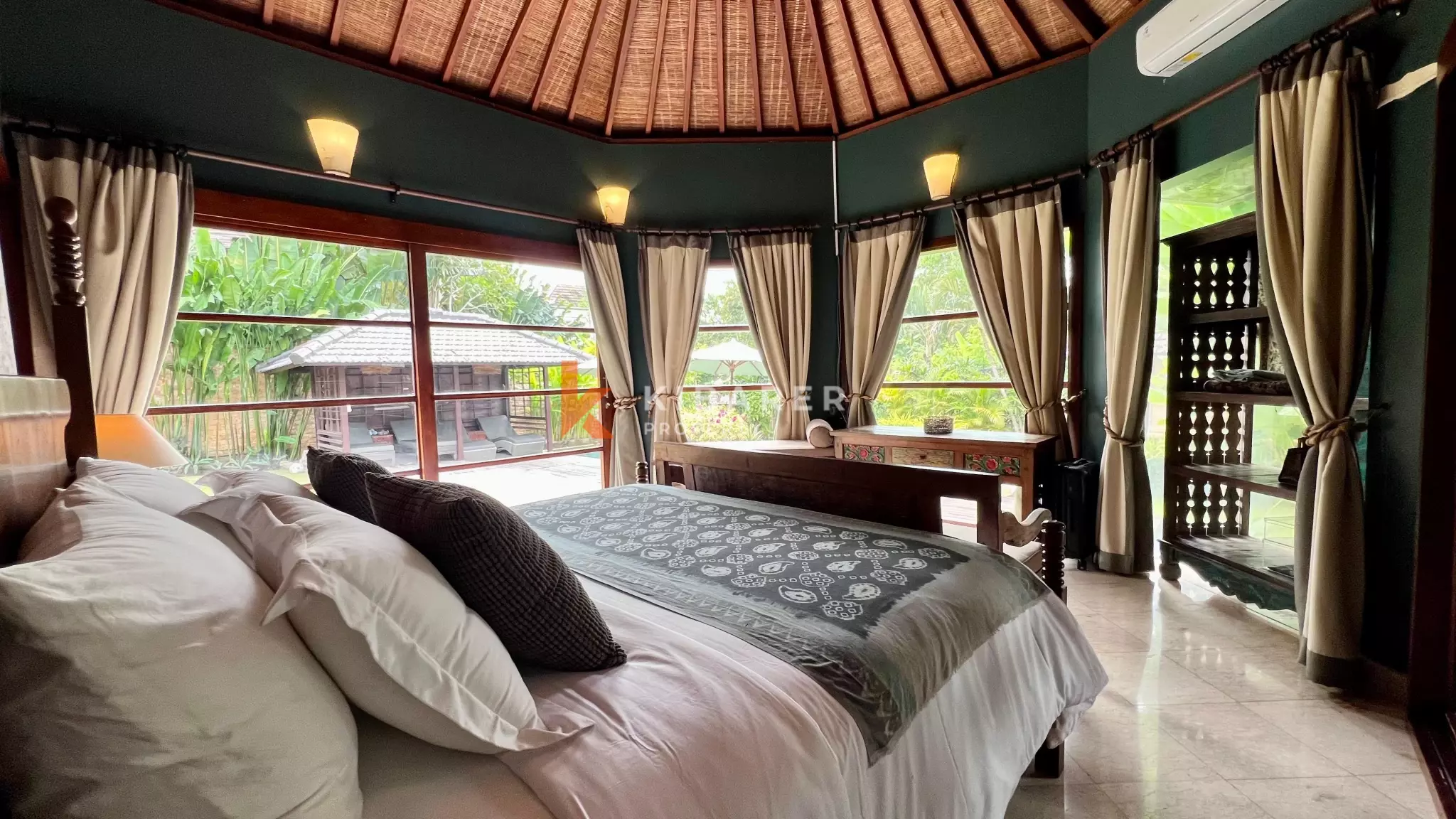 Contemporary Jungle-View Three-Bedrooms Villa Near Berawa Beach — image 6