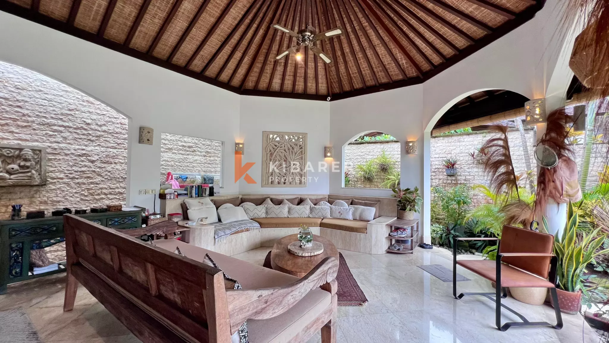 Contemporary Jungle-View Three-Bedrooms Villa Near Berawa Beach — image 4