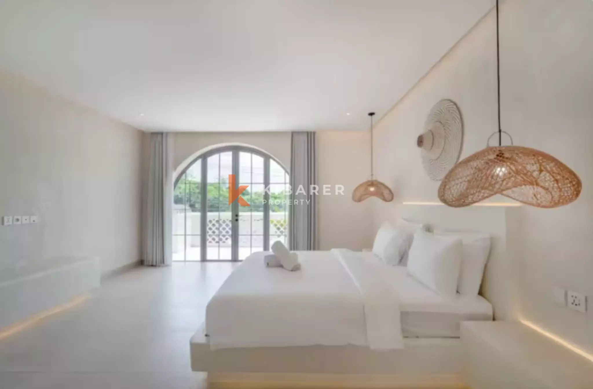 Modern Spanish Style Two Bedroom Pool Villa Near Batu Bolong — image 18