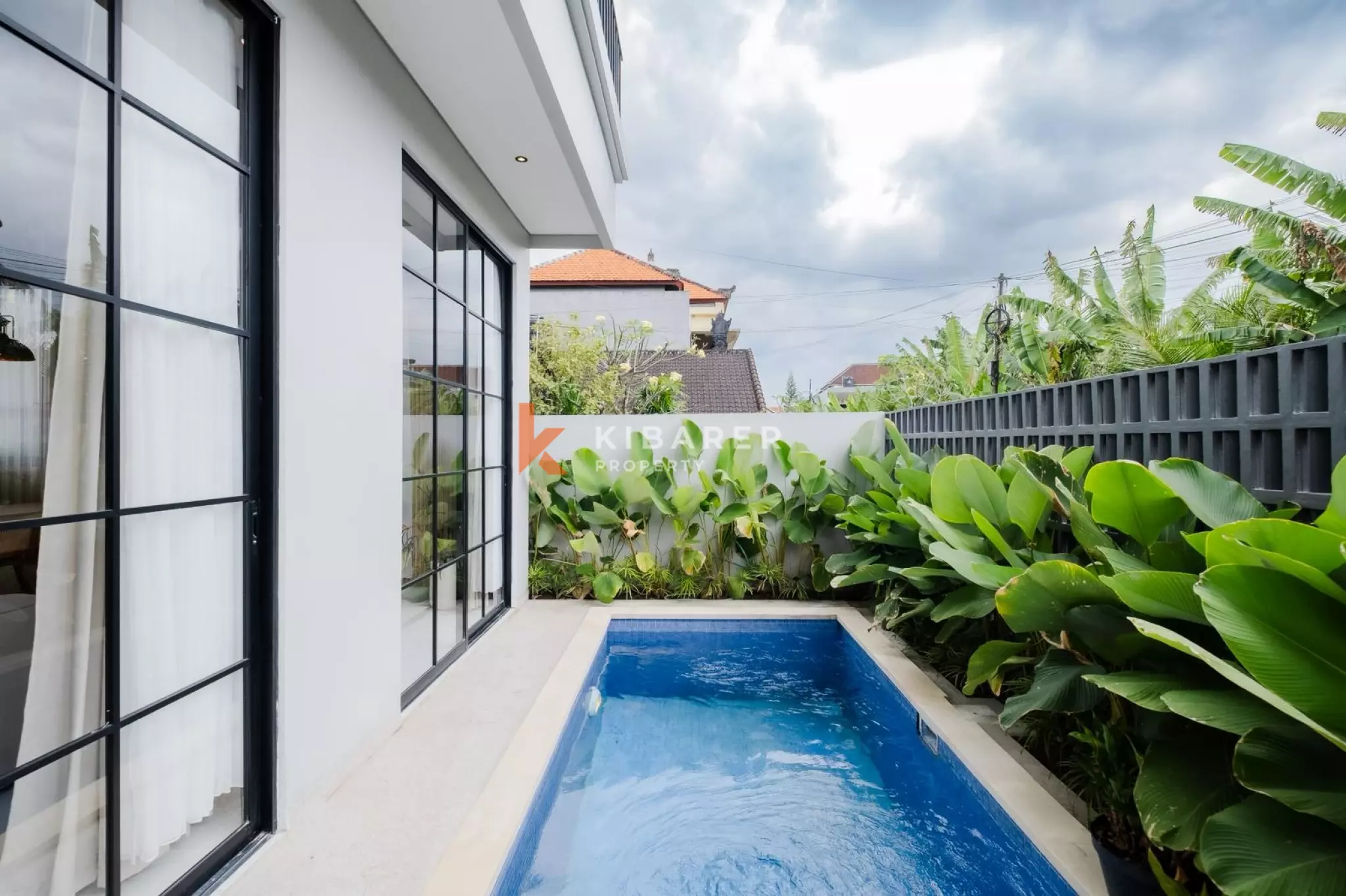 Stylish Modern Three-Bedroom Villa with Private Pool in Prime Berawa — image 1