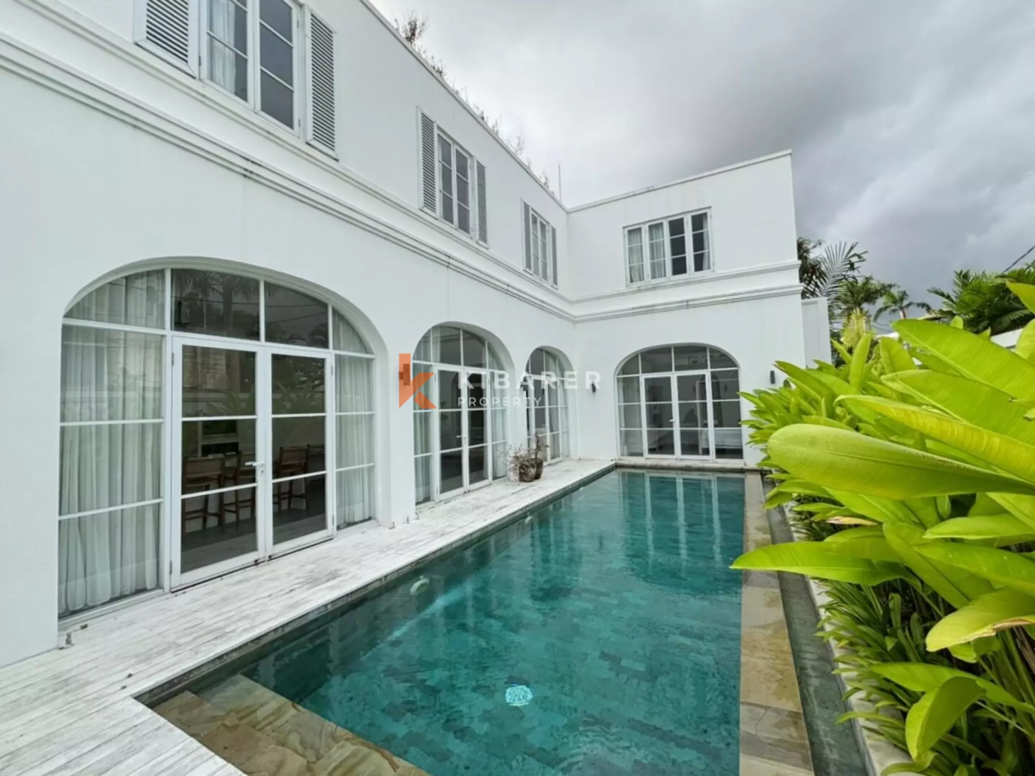Stylish Coastal Living Three Bedroom Villa in Berawa — image 1