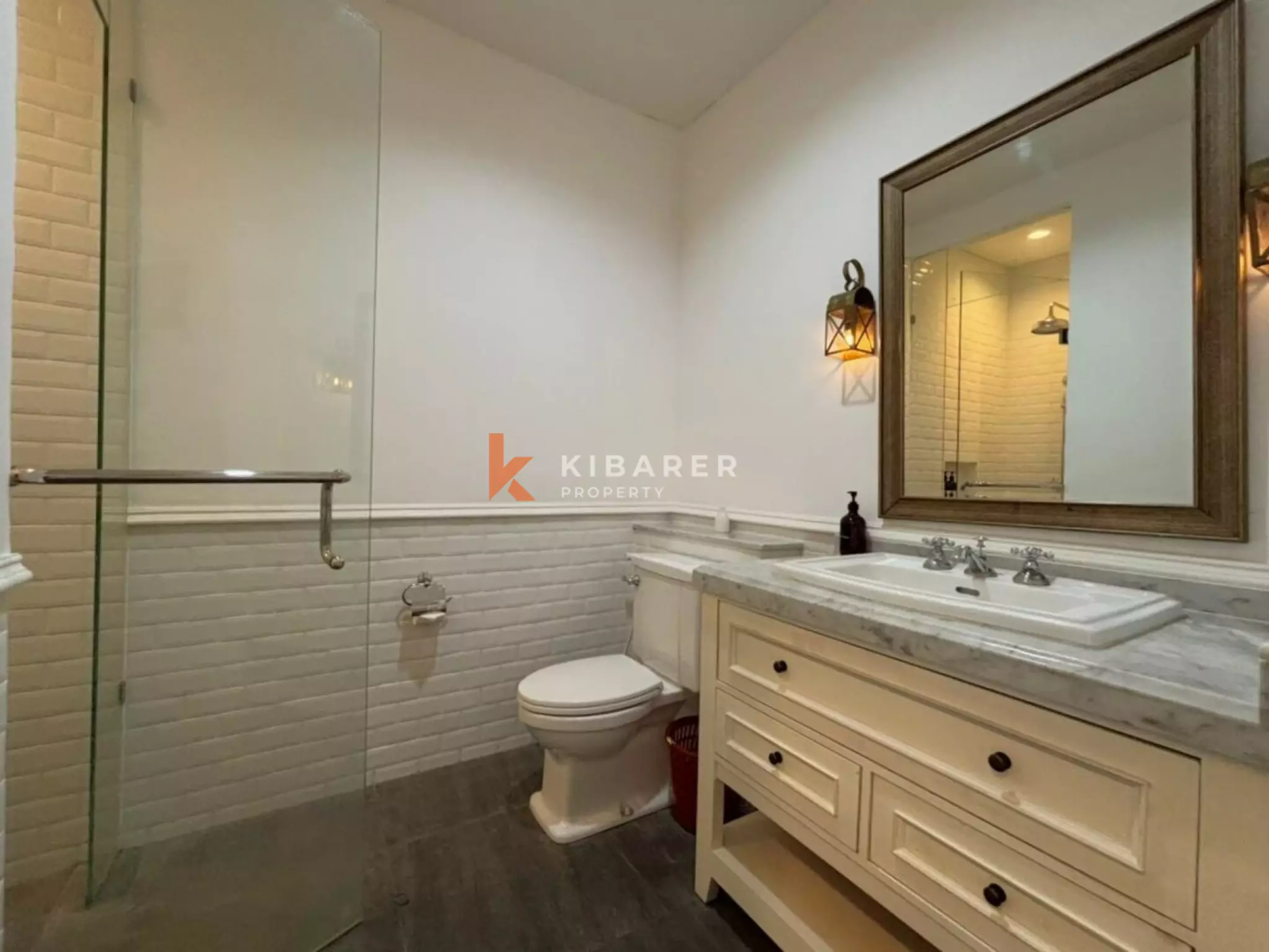 Stylish Coastal Living Three Bedroom Villa in Berawa — image 16