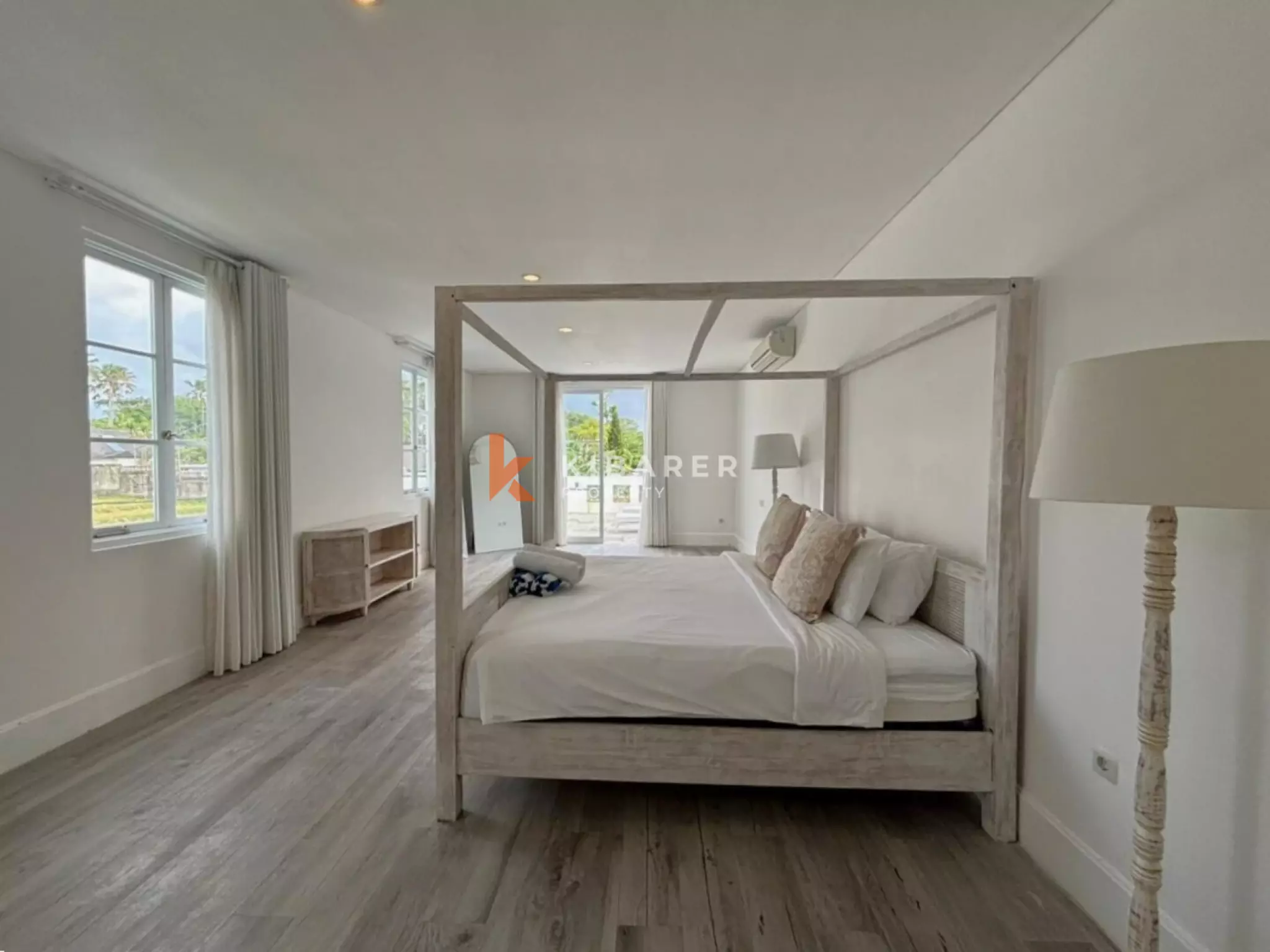 Stylish Coastal Living Three Bedroom Villa in Berawa — image 19