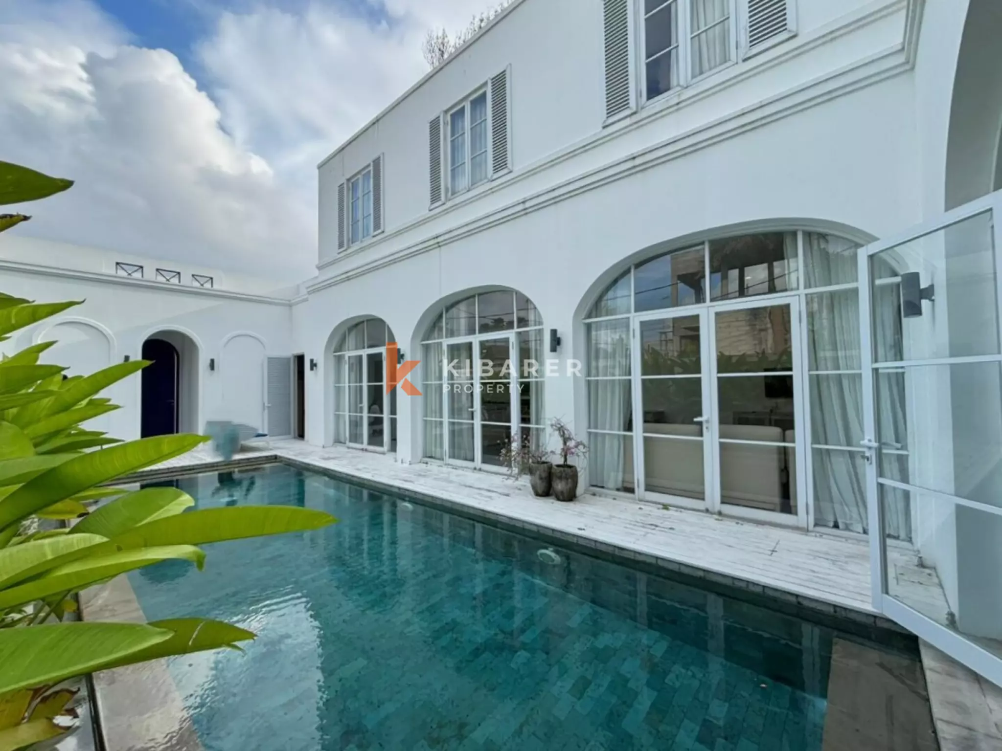 Stylish Coastal Living Three Bedroom Villa in Berawa — image 8