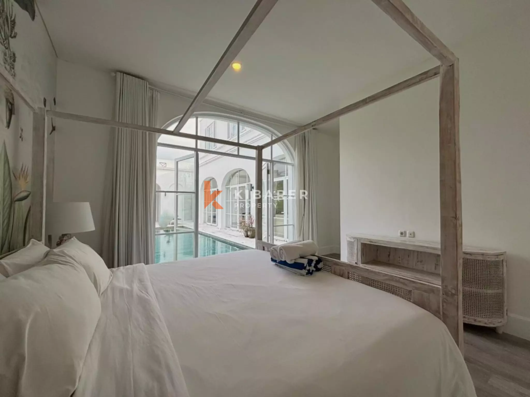 Stylish Coastal Living Three Bedroom Villa in Berawa — image 11
