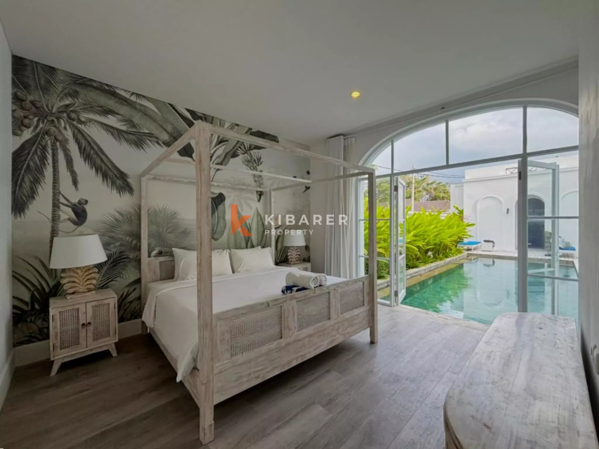 Stylish Coastal Living Three Bedroom Villa in Berawa — image 9