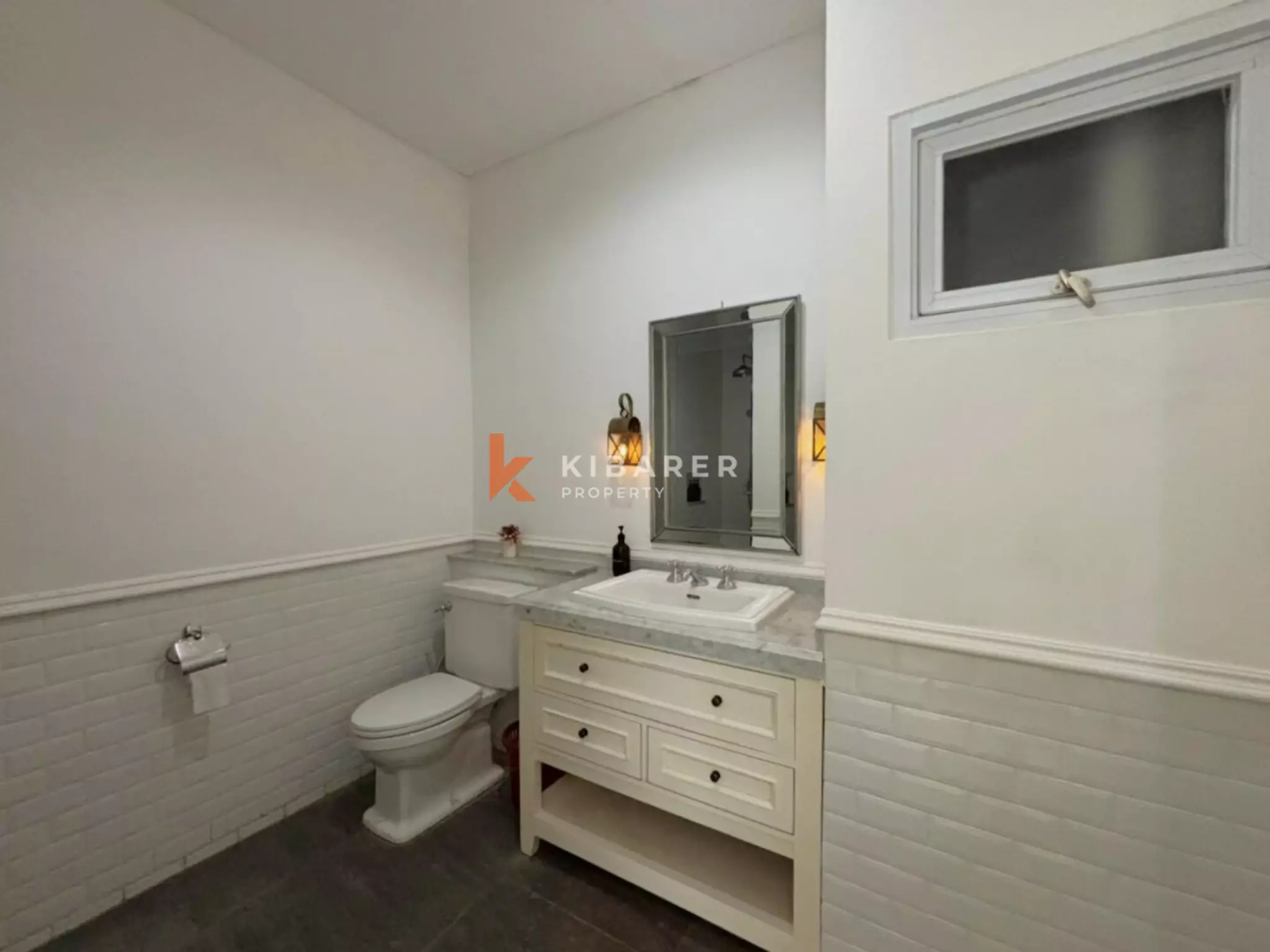Stylish Coastal Living Three Bedroom Villa in Berawa — image 12