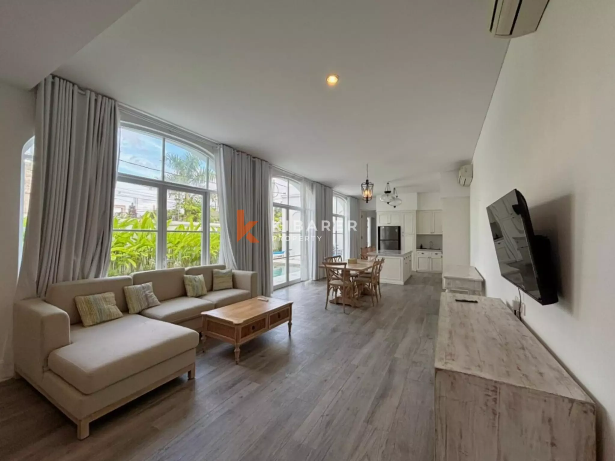 Stylish Coastal Living Three Bedroom Villa in Berawa — image 2