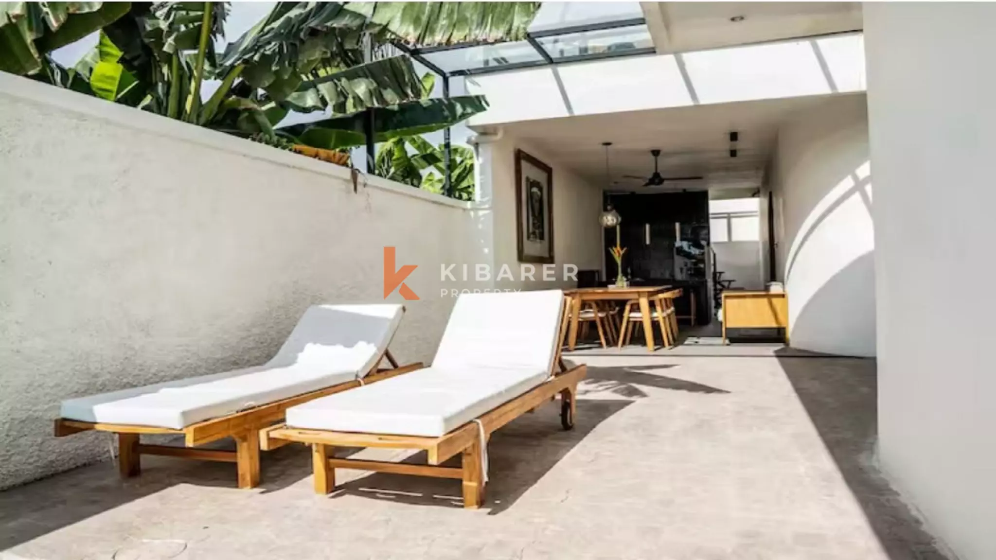 Stylish Junior Suite Three-Bedrooms Villa with Sunken Outdoor in Canggu — image 3