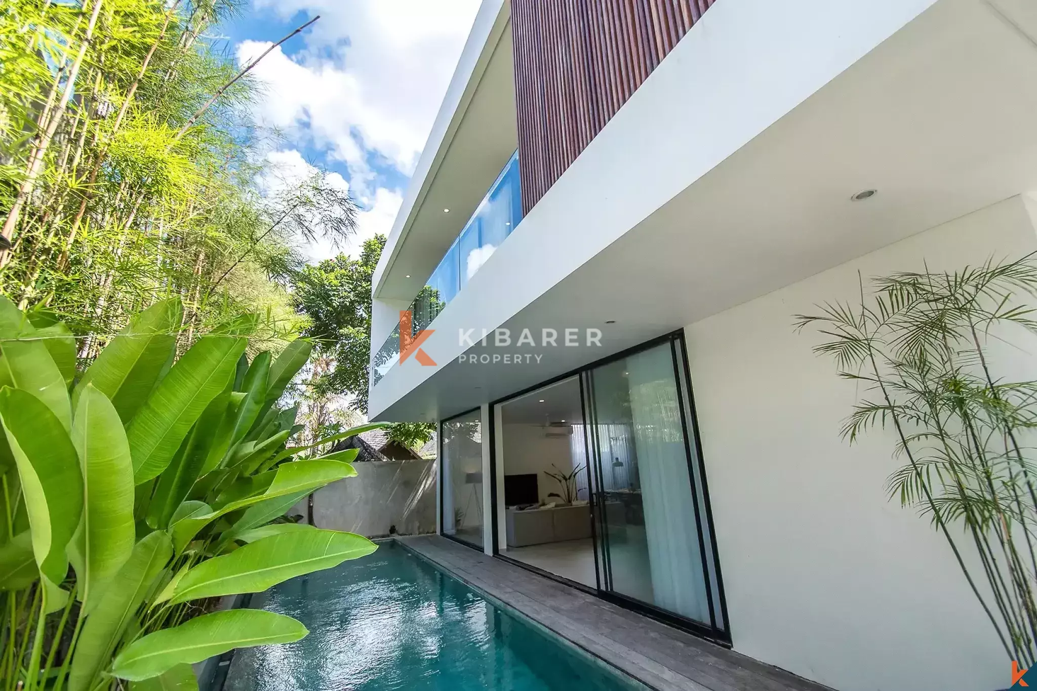 Premium Three-Bedroom Villa with Urban Tropical Design in Umalas — image 6