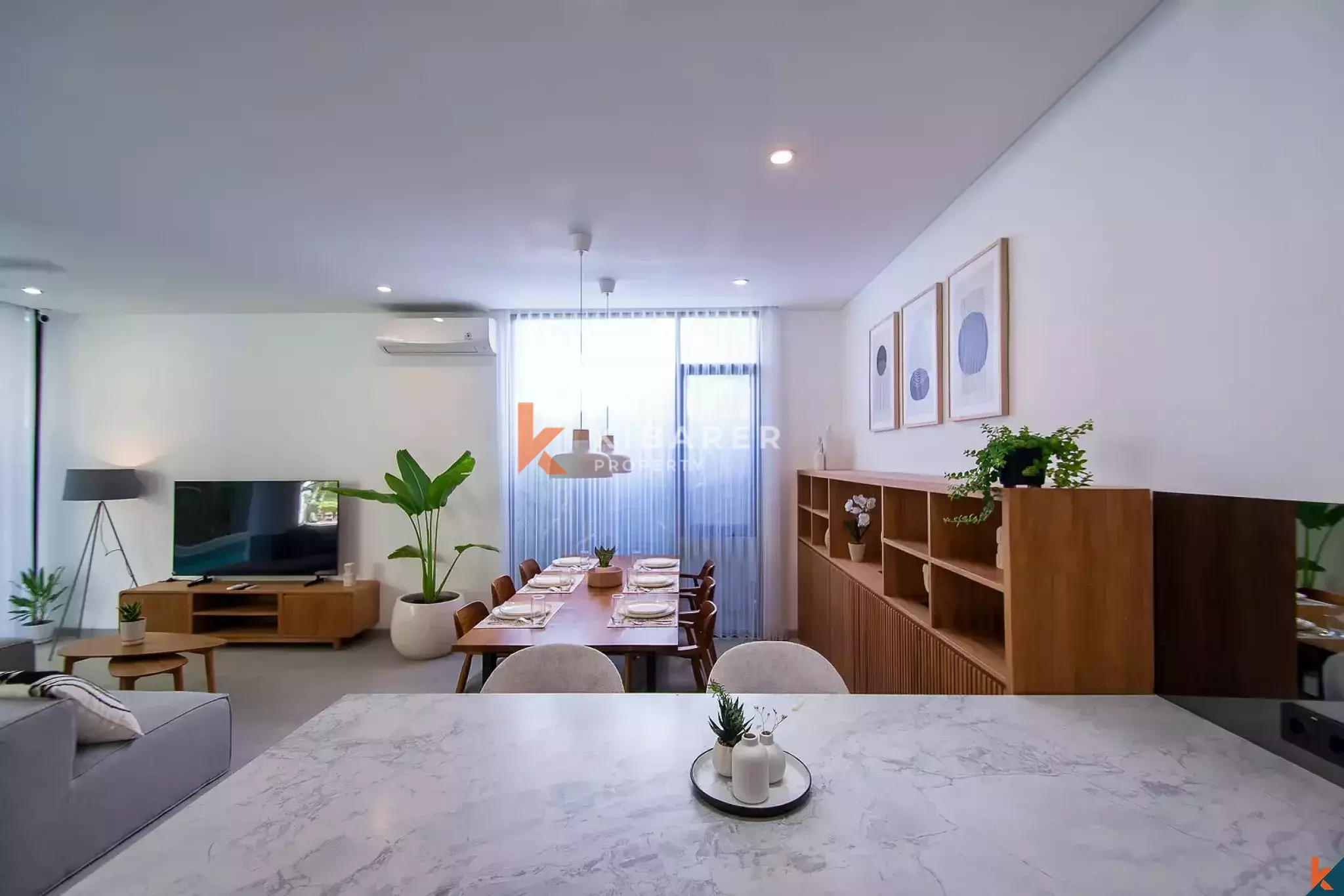 Premium Three-Bedroom Villa with Urban Tropical Design in Umalas — image 5